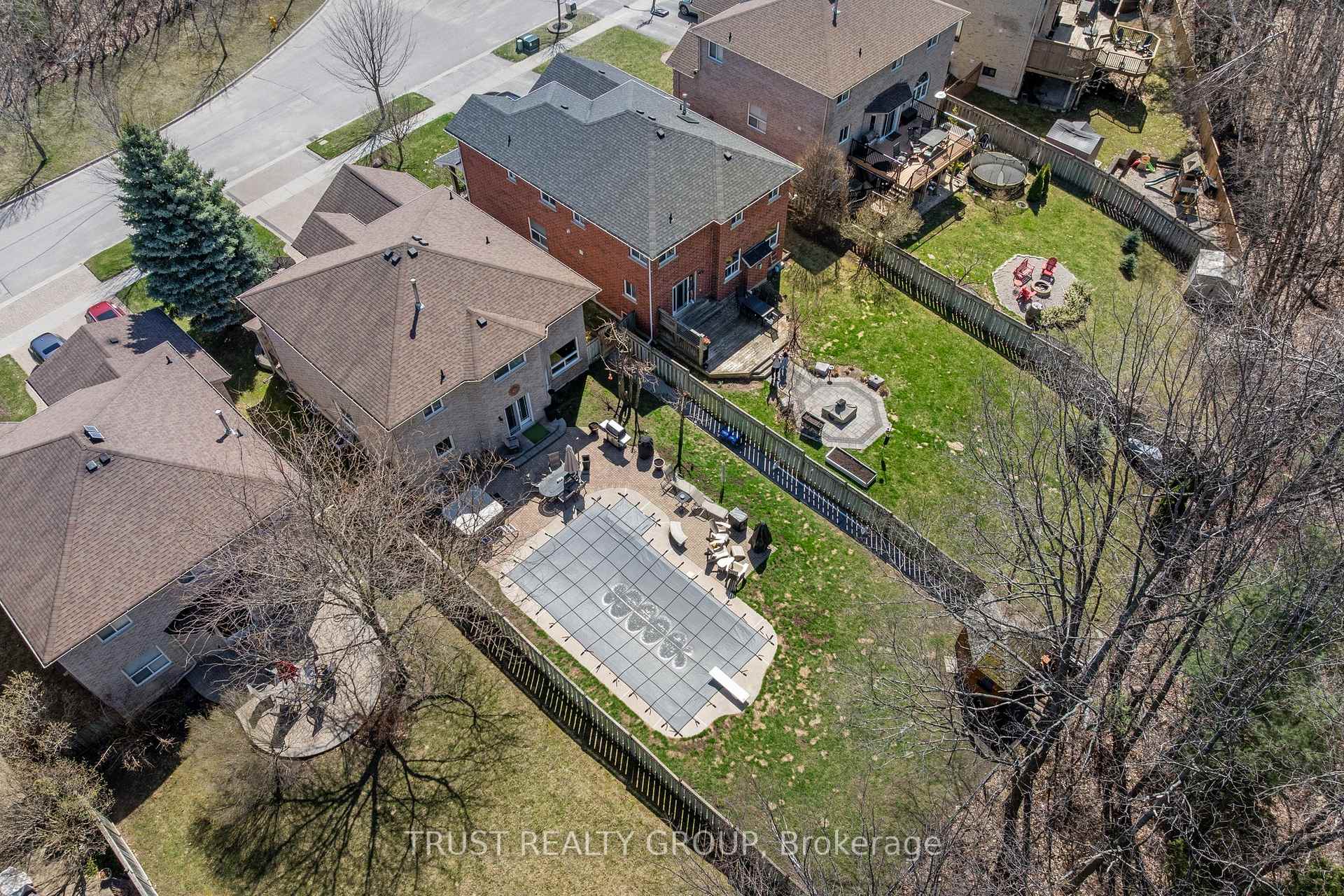 Photo 35 of 46 Muir Drive, Barrie, Ardagh — HOMEH
