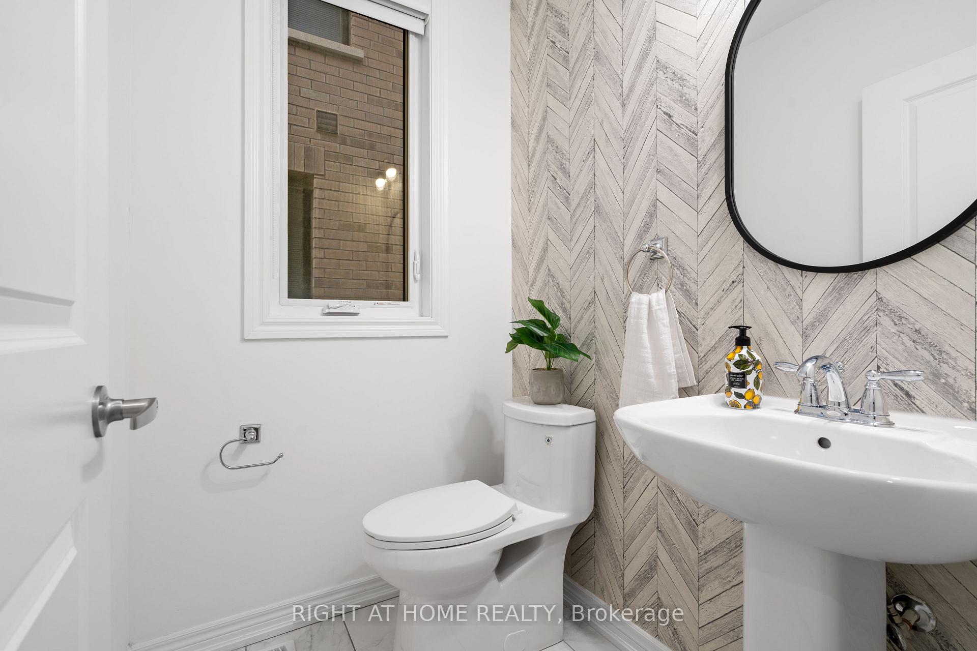 Photo 6 of 9 Angelfish Road, Brampton, Northwest Brampton — HOMEH