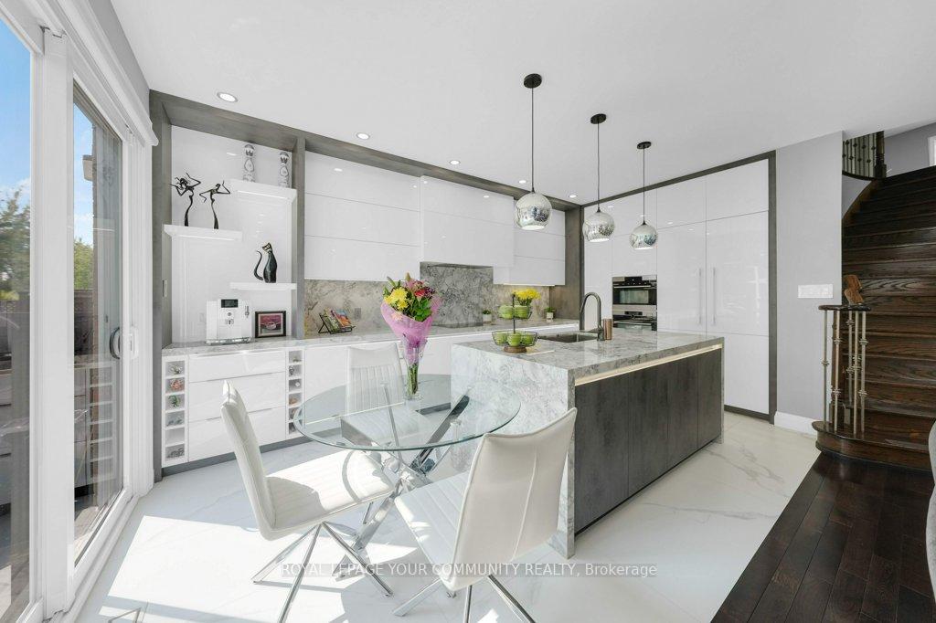 Photo 12 of 55 Pexton Avenue, Richmond Hill, Jefferson — HOMEH