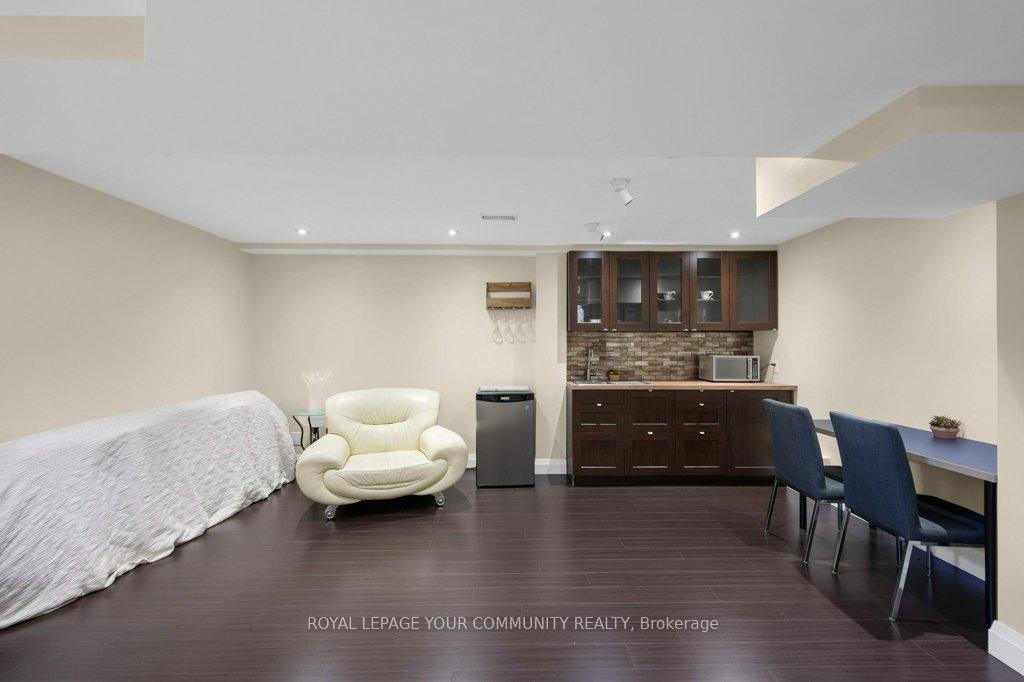 Photo 29 of 55 Pexton Avenue, Richmond Hill, Jefferson — HOMEH