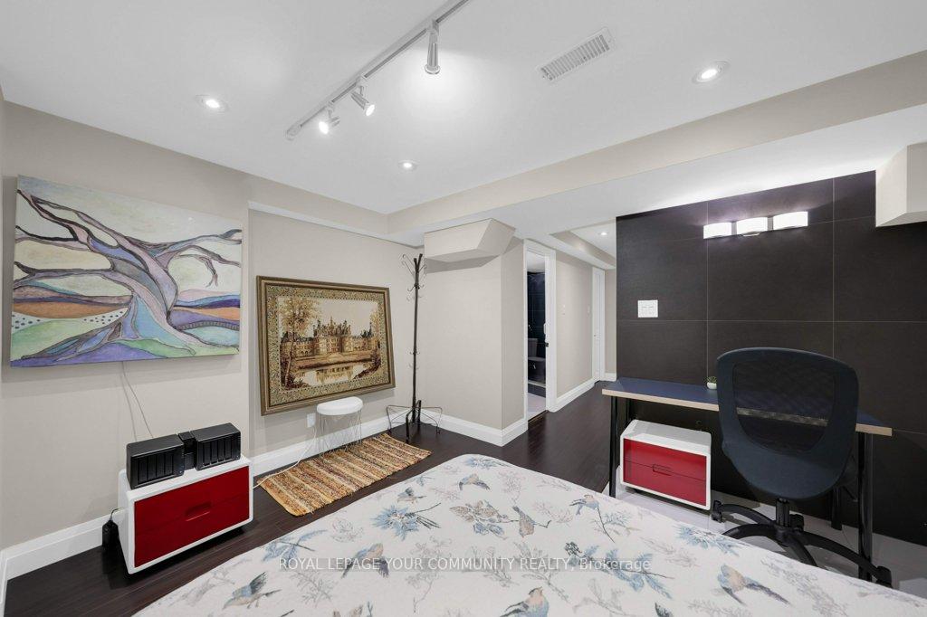 Photo 33 of 55 Pexton Avenue, Richmond Hill, Jefferson — HOMEH