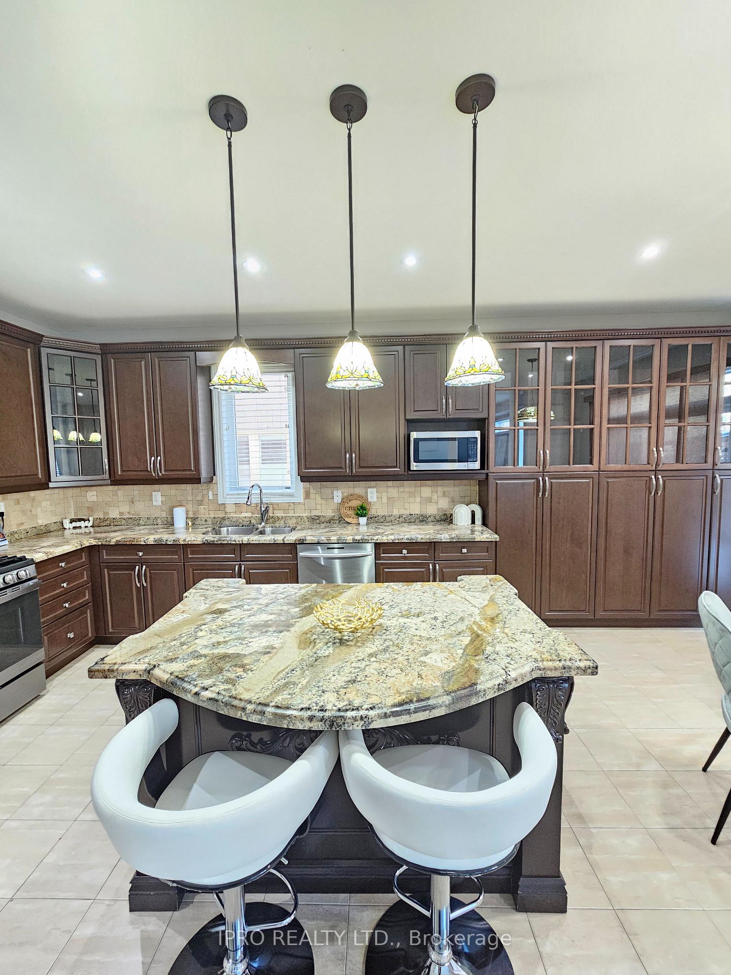 Photo 7 of 3339 Moses Way, Burlington, Alton — HOMEH