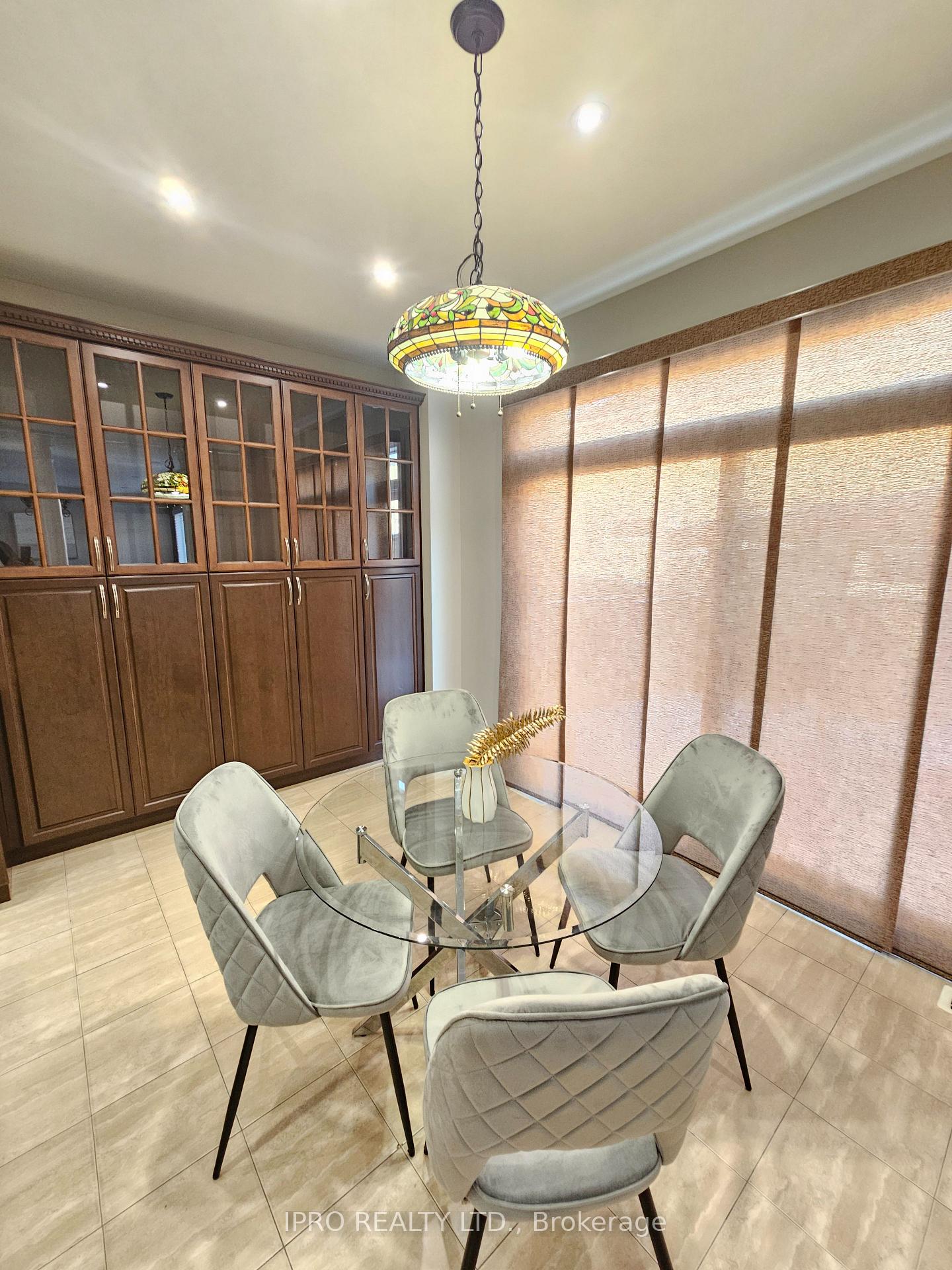 Photo 11 of 3339 Moses Way, Burlington, Alton — HOMEH
