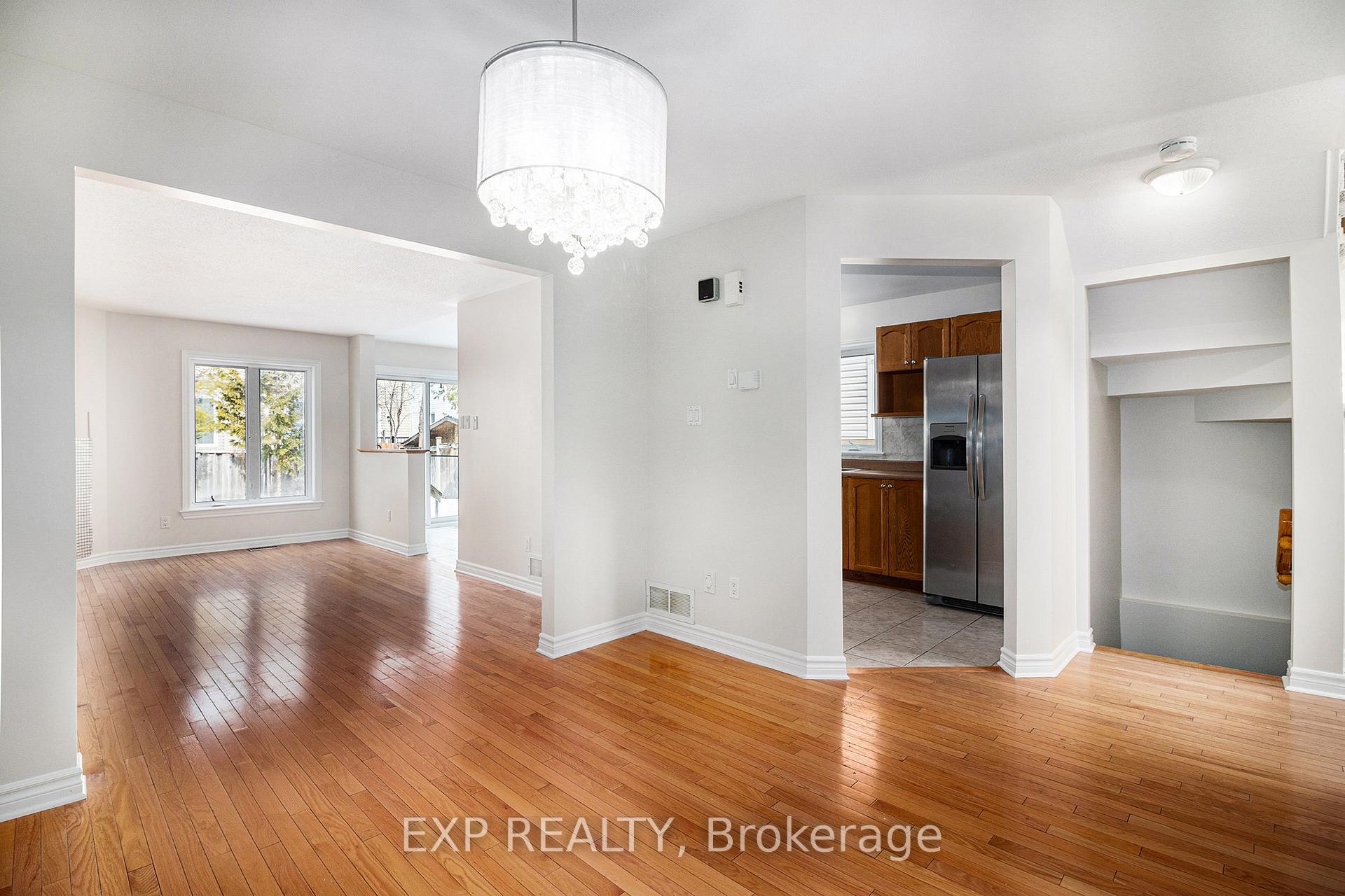 Photo 11 of 212 Bradwell Way, Ottawa, Blossom Park/Kemp Park/Findlay Creek — HOMEH