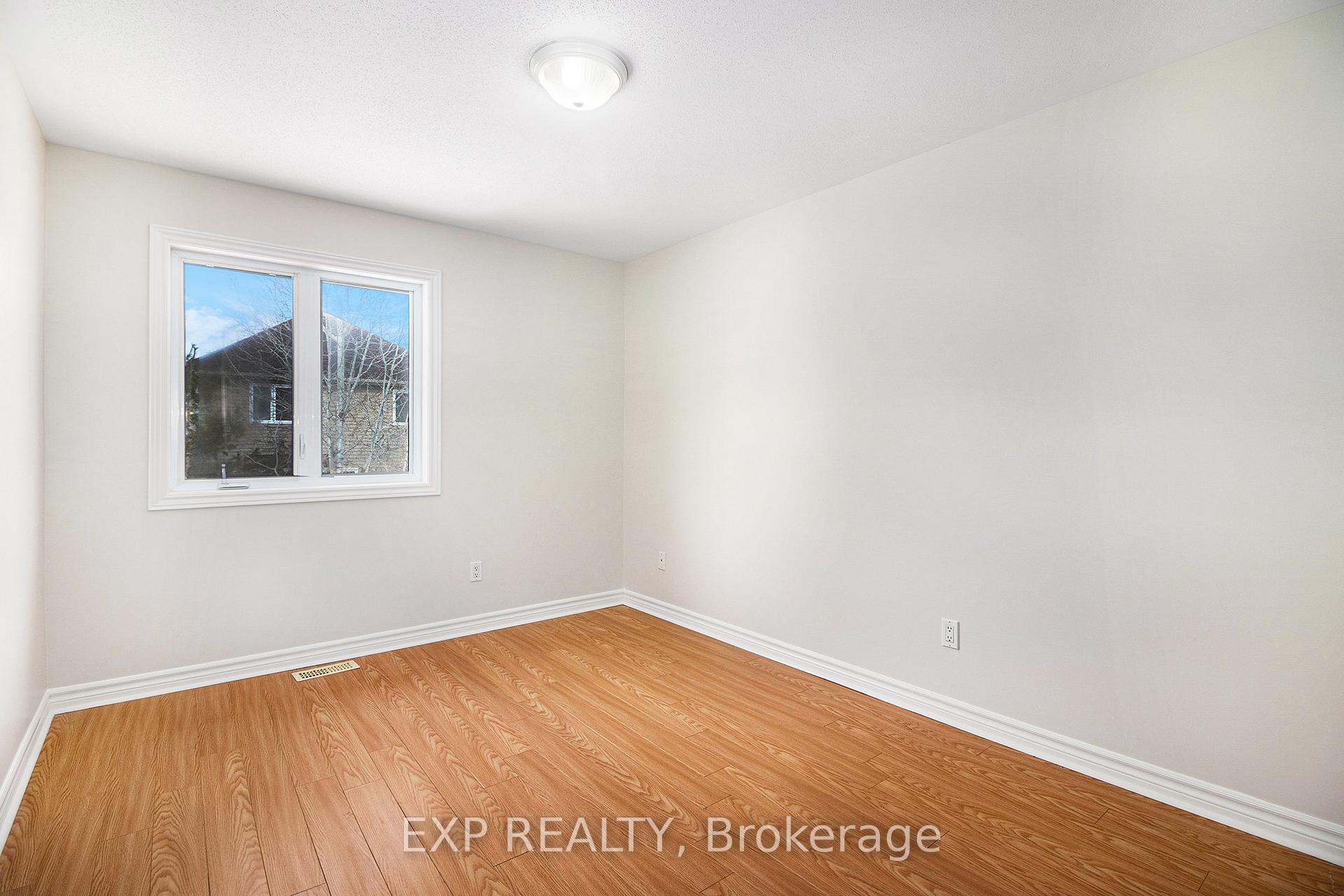 Photo 10 of 212 Bradwell Way, Ottawa, Blossom Park/Kemp Park/Findlay Creek — HOMEH