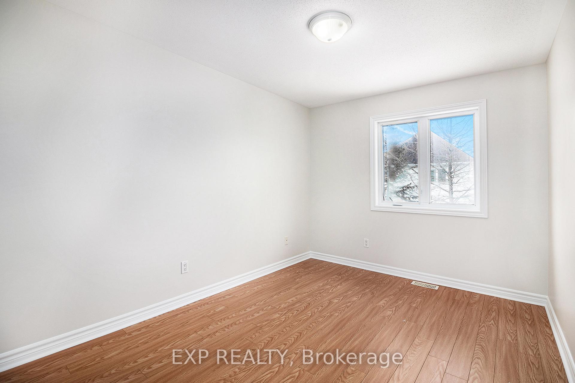 Photo 12 of 212 Bradwell Way, Ottawa, Blossom Park/Kemp Park/Findlay Creek — HOMEH