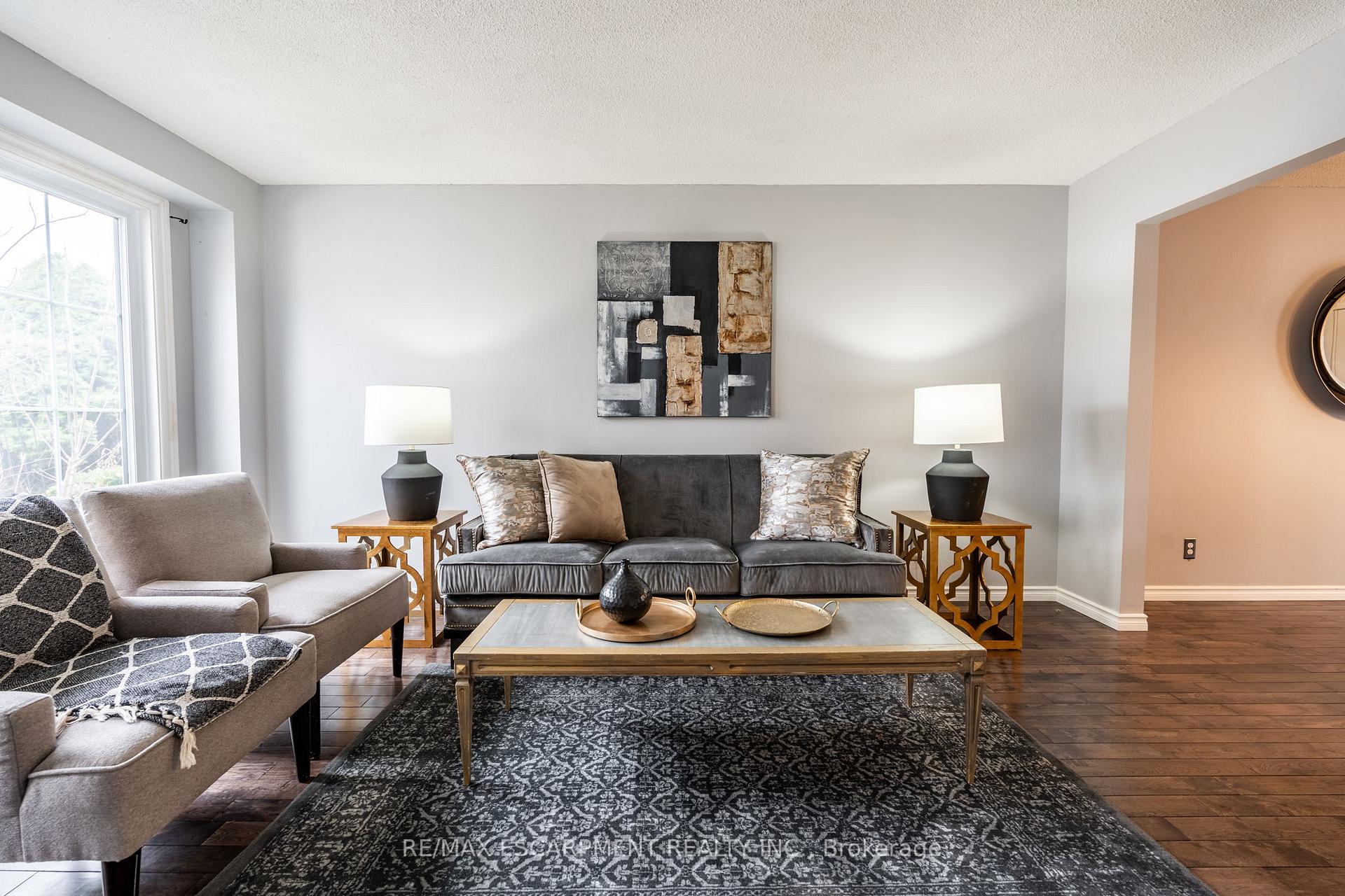 Photo 7 of 2345 Glastonbury Road, Burlington, Brant Hills — HOMEH