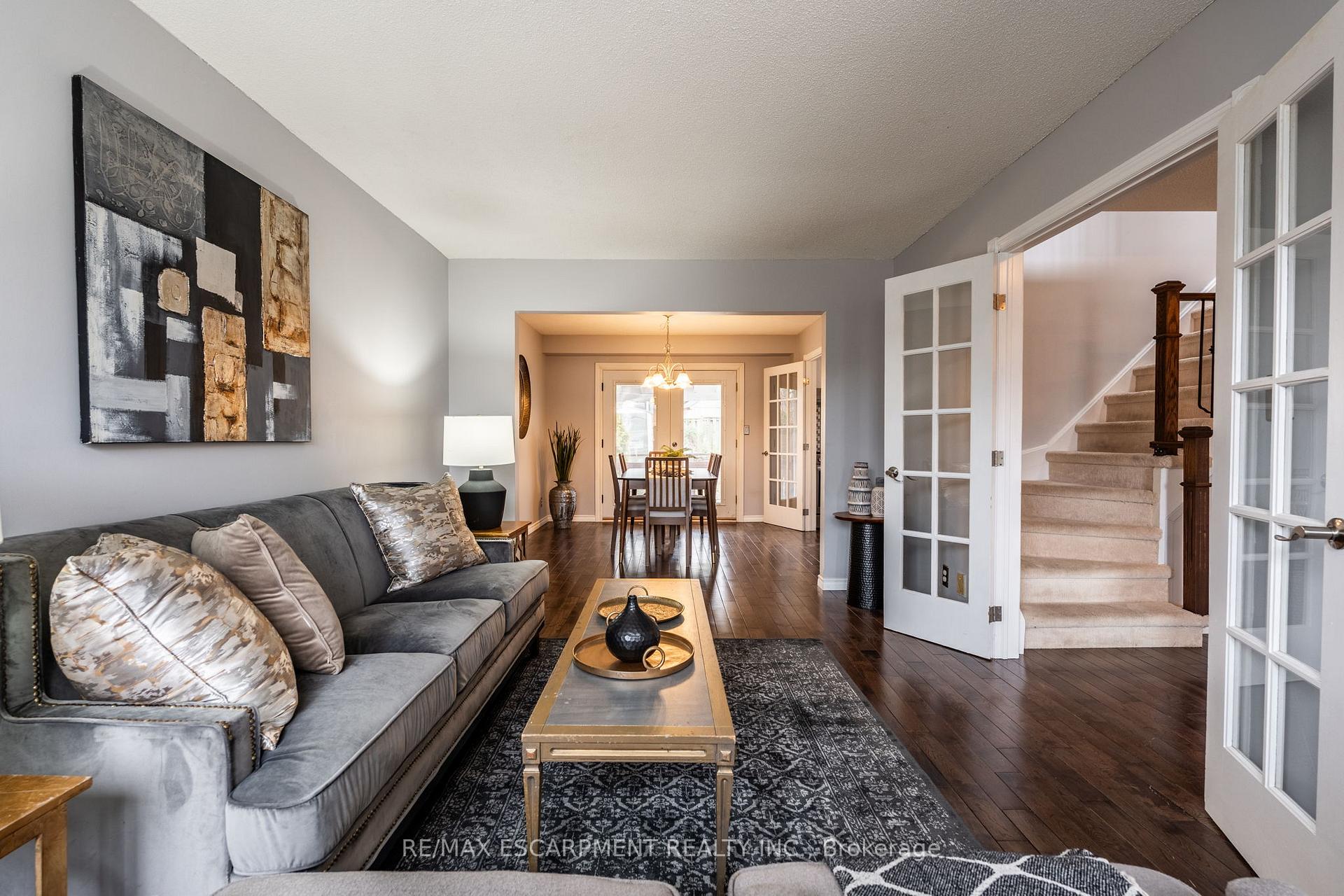 Photo 9 of 2345 Glastonbury Road, Burlington, Brant Hills — HOMEH