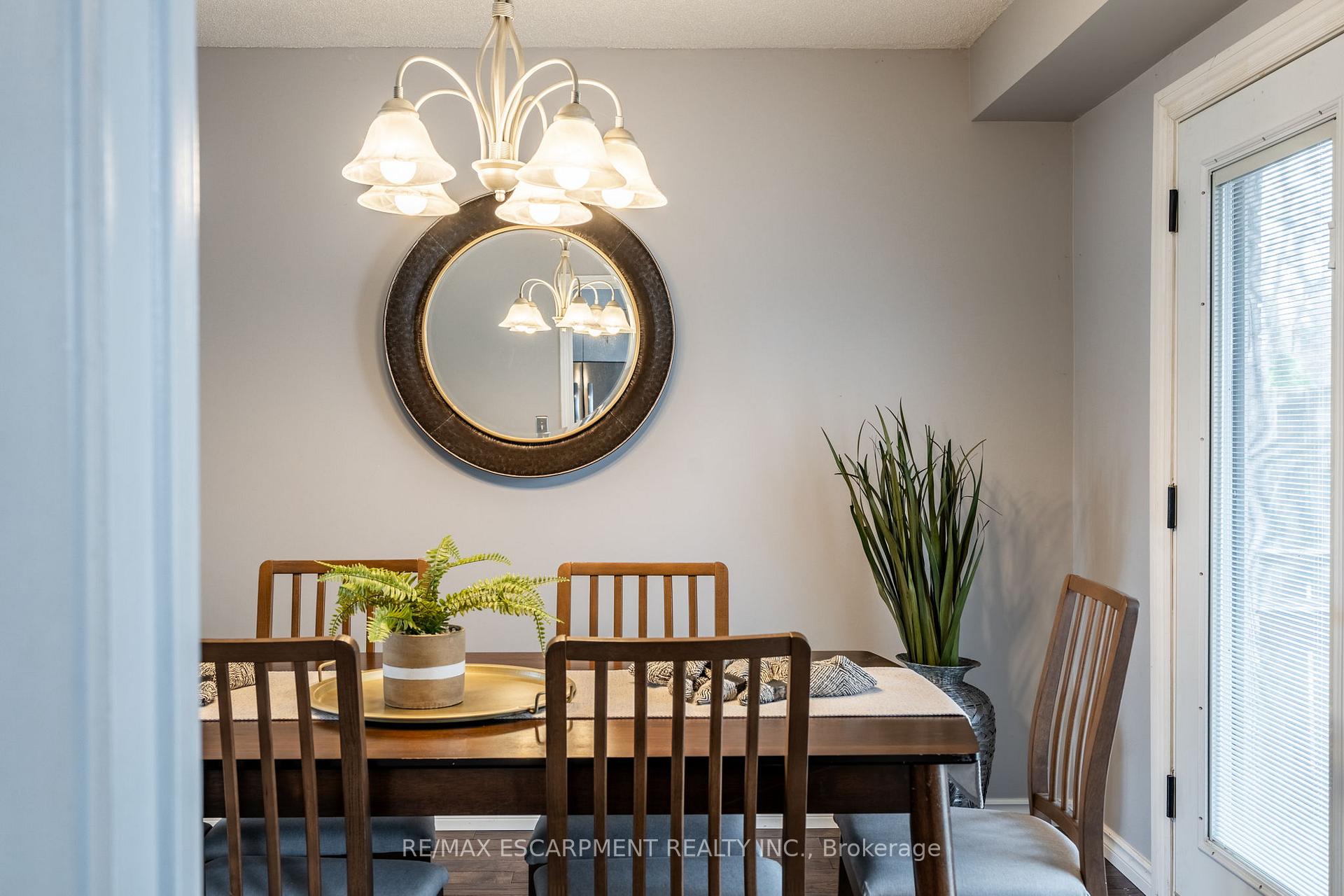 Photo 12 of 2345 Glastonbury Road, Burlington, Brant Hills — HOMEH