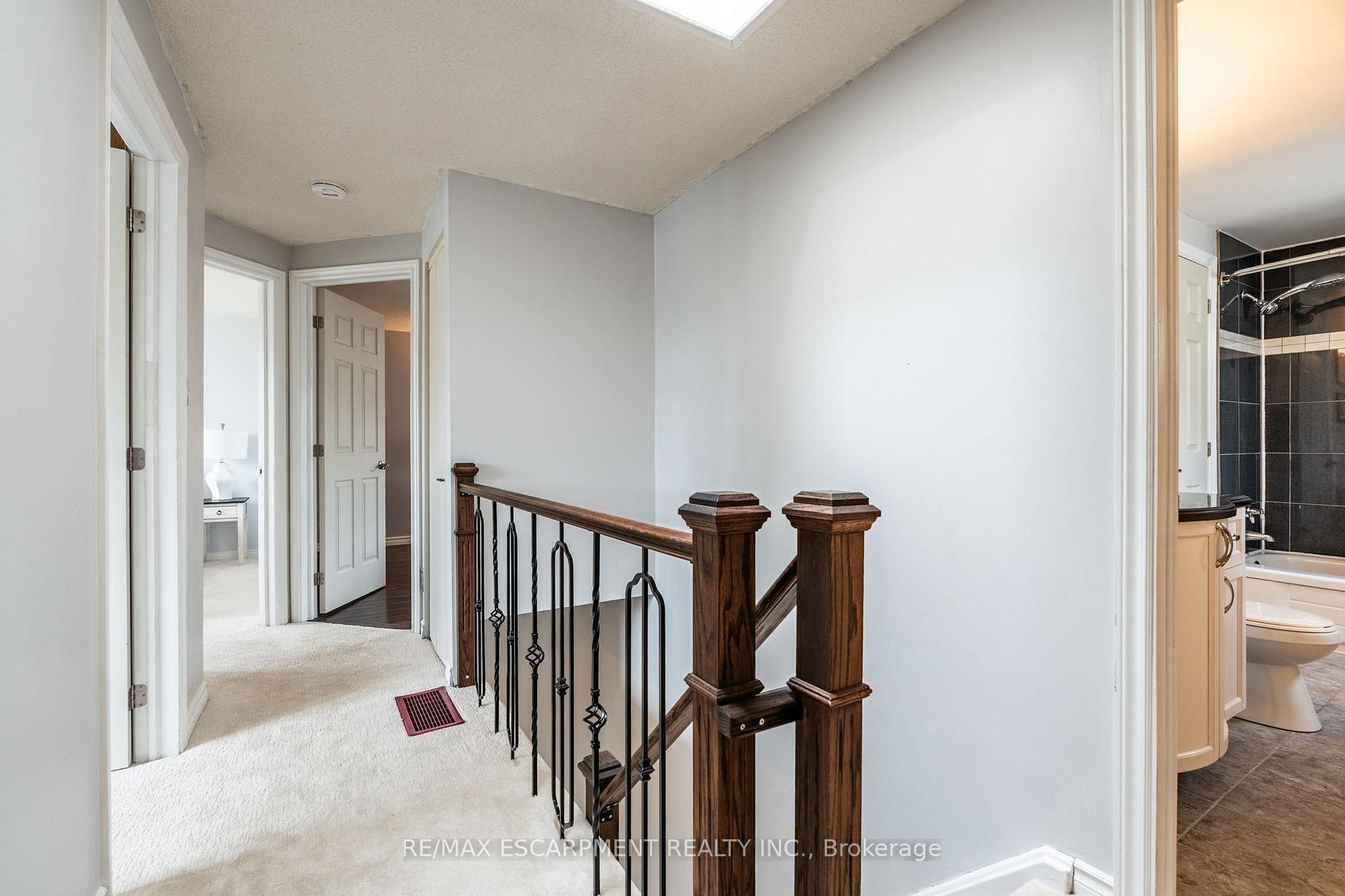 Photo 20 of 2345 Glastonbury Road, Burlington, Brant Hills — HOMEH