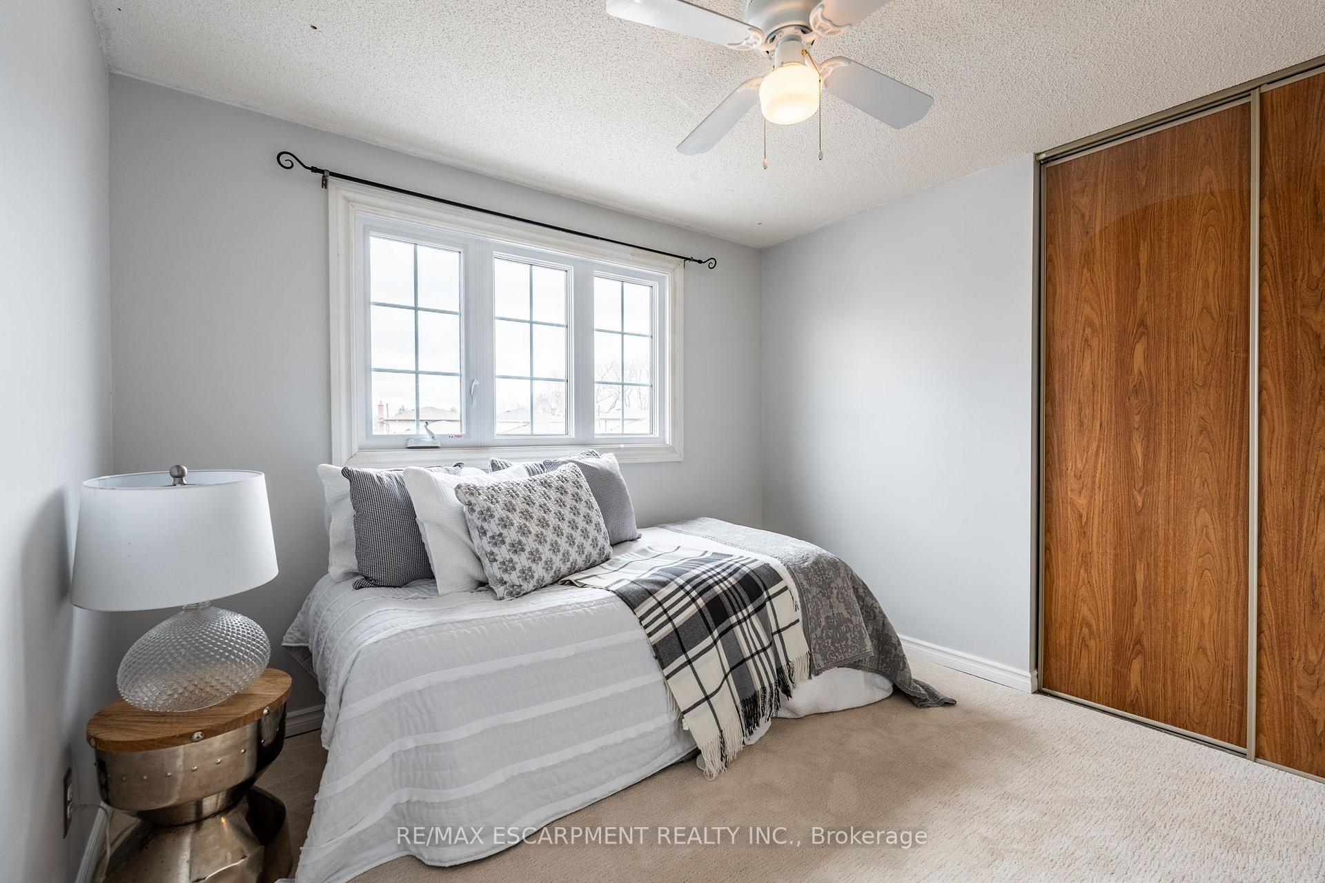 Photo 29 of 2345 Glastonbury Road, Burlington, Brant Hills — HOMEH