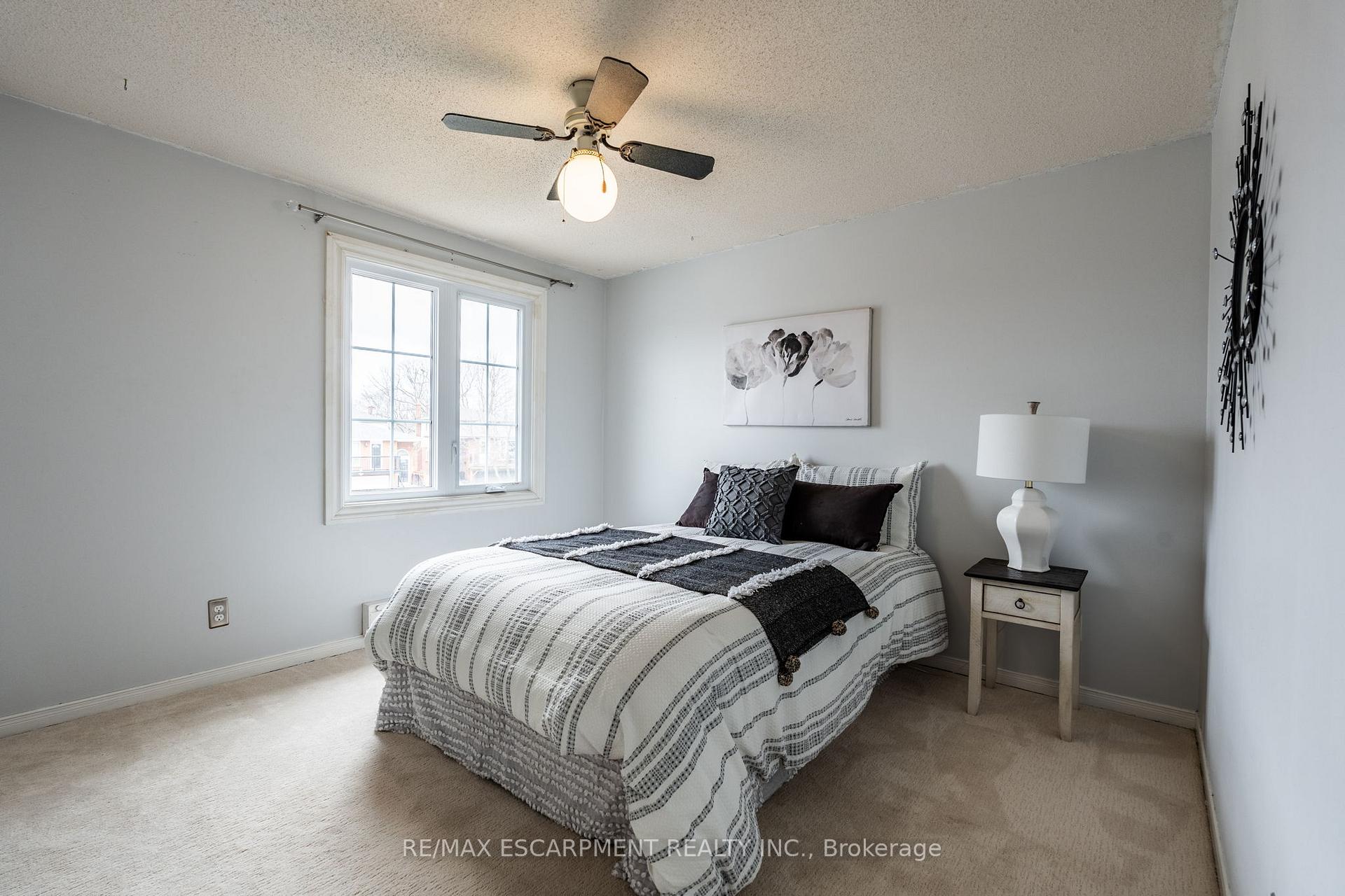 Photo 30 of 2345 Glastonbury Road, Burlington, Brant Hills — HOMEH