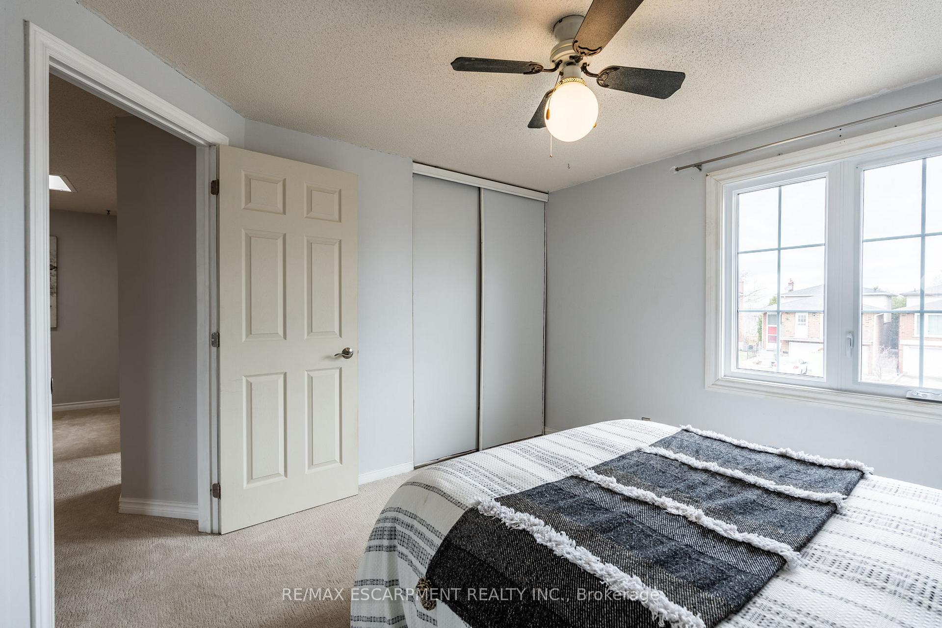 Photo 32 of 2345 Glastonbury Road, Burlington, Brant Hills — HOMEH