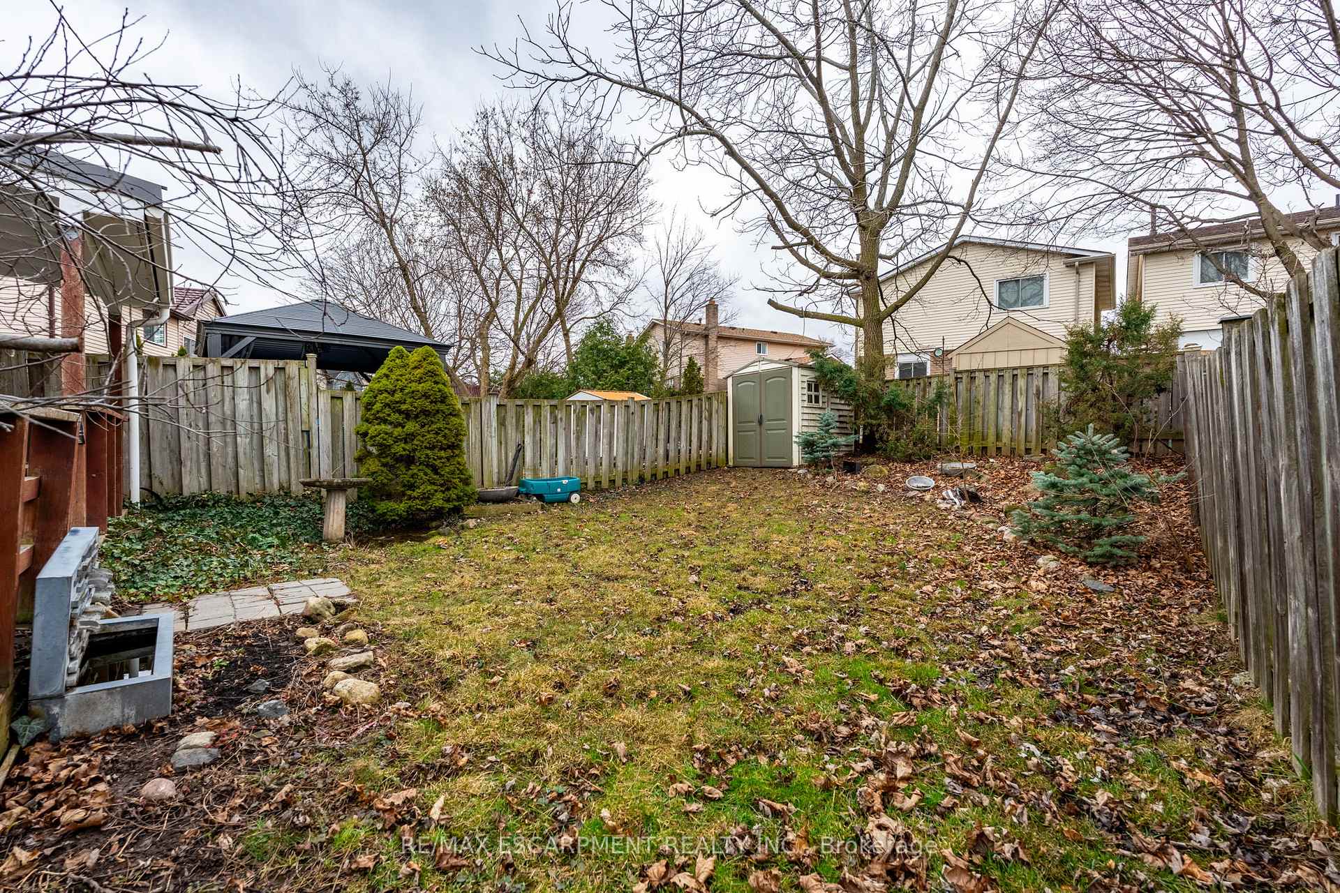 Photo 39 of 2345 Glastonbury Road, Burlington, Brant Hills — HOMEH