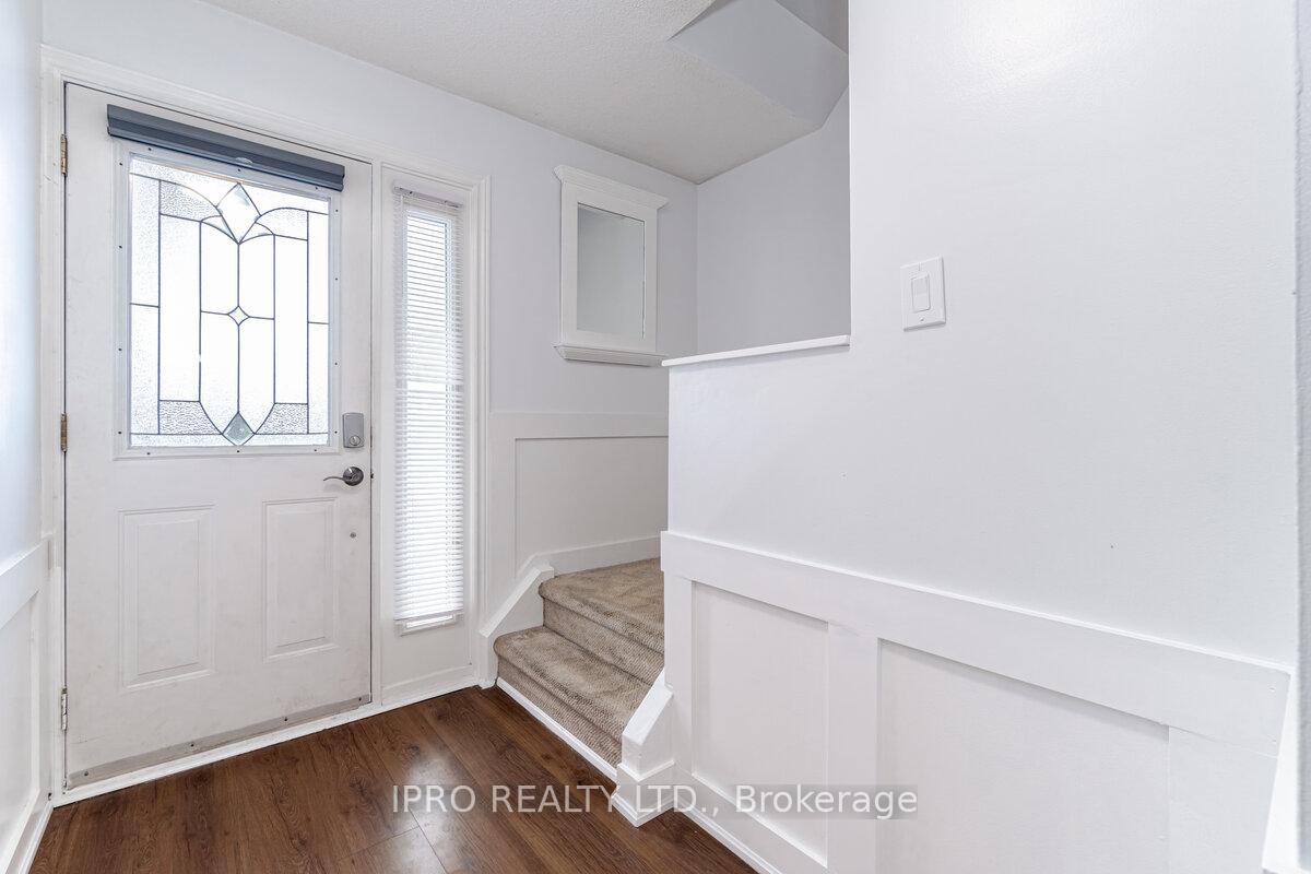 Photo 2 of 258 Royal Salisbury Way, Brampton, Madoc — HOMEH