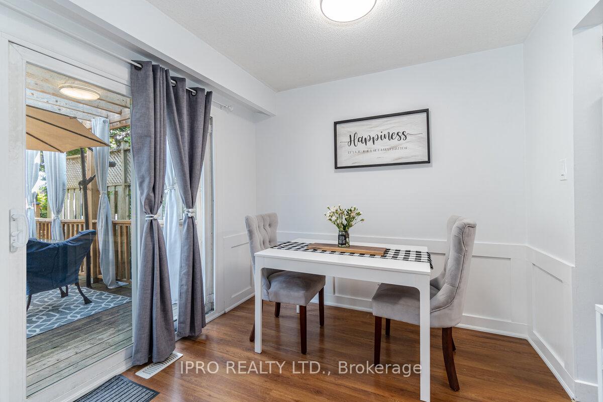 Photo 3 of 258 Royal Salisbury Way, Brampton, Madoc — HOMEH