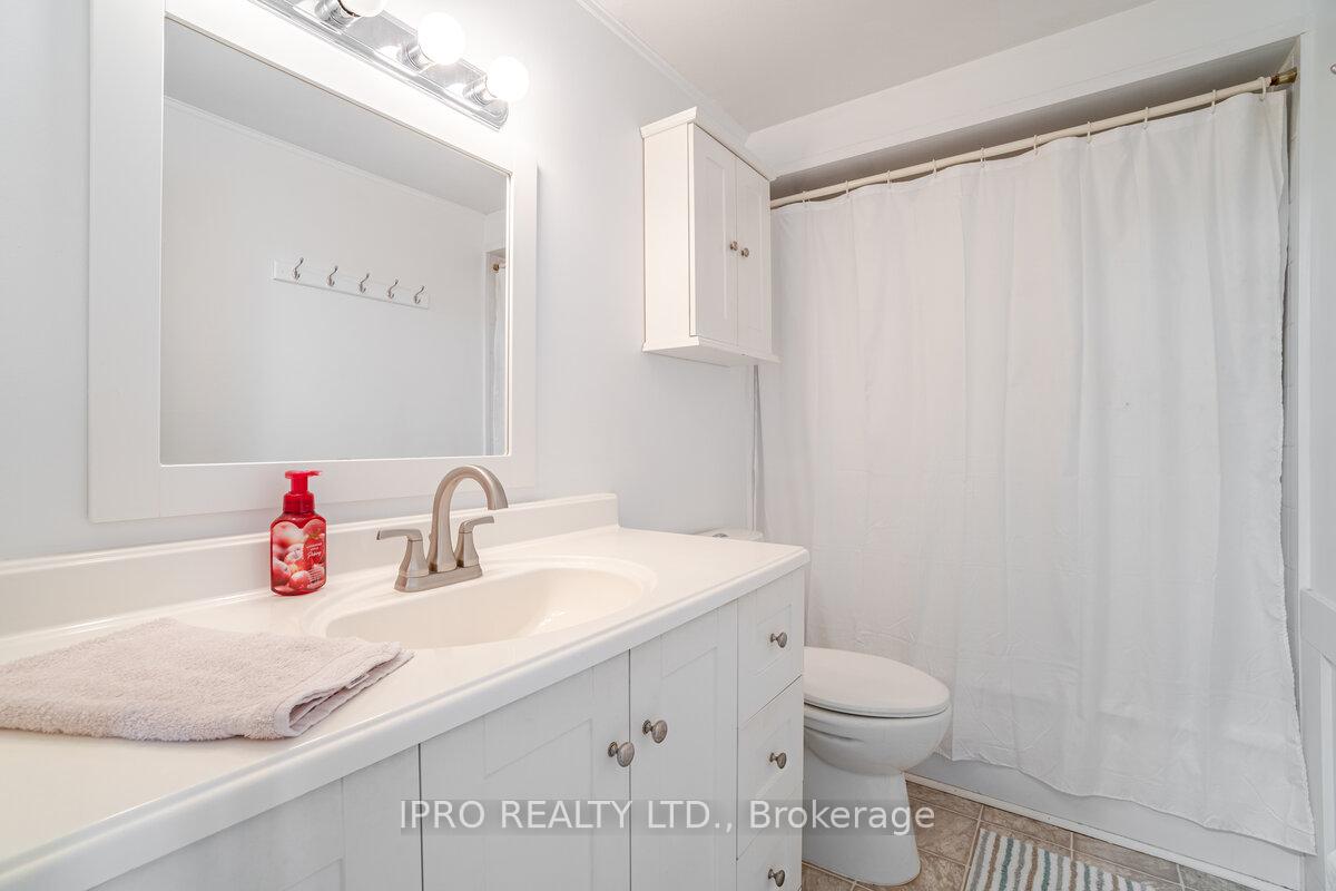 Photo 4 of 258 Royal Salisbury Way, Brampton, Madoc — HOMEH