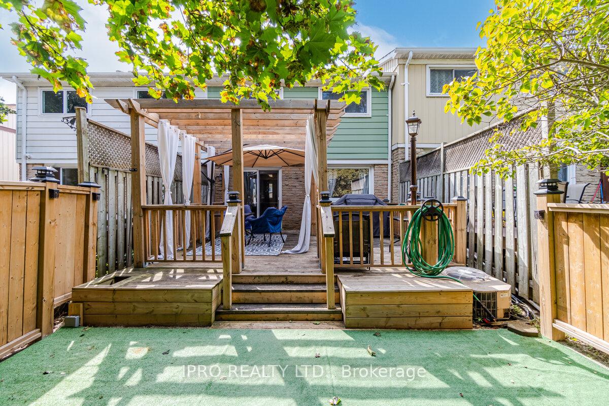 Photo 8 of 258 Royal Salisbury Way, Brampton, Madoc — HOMEH