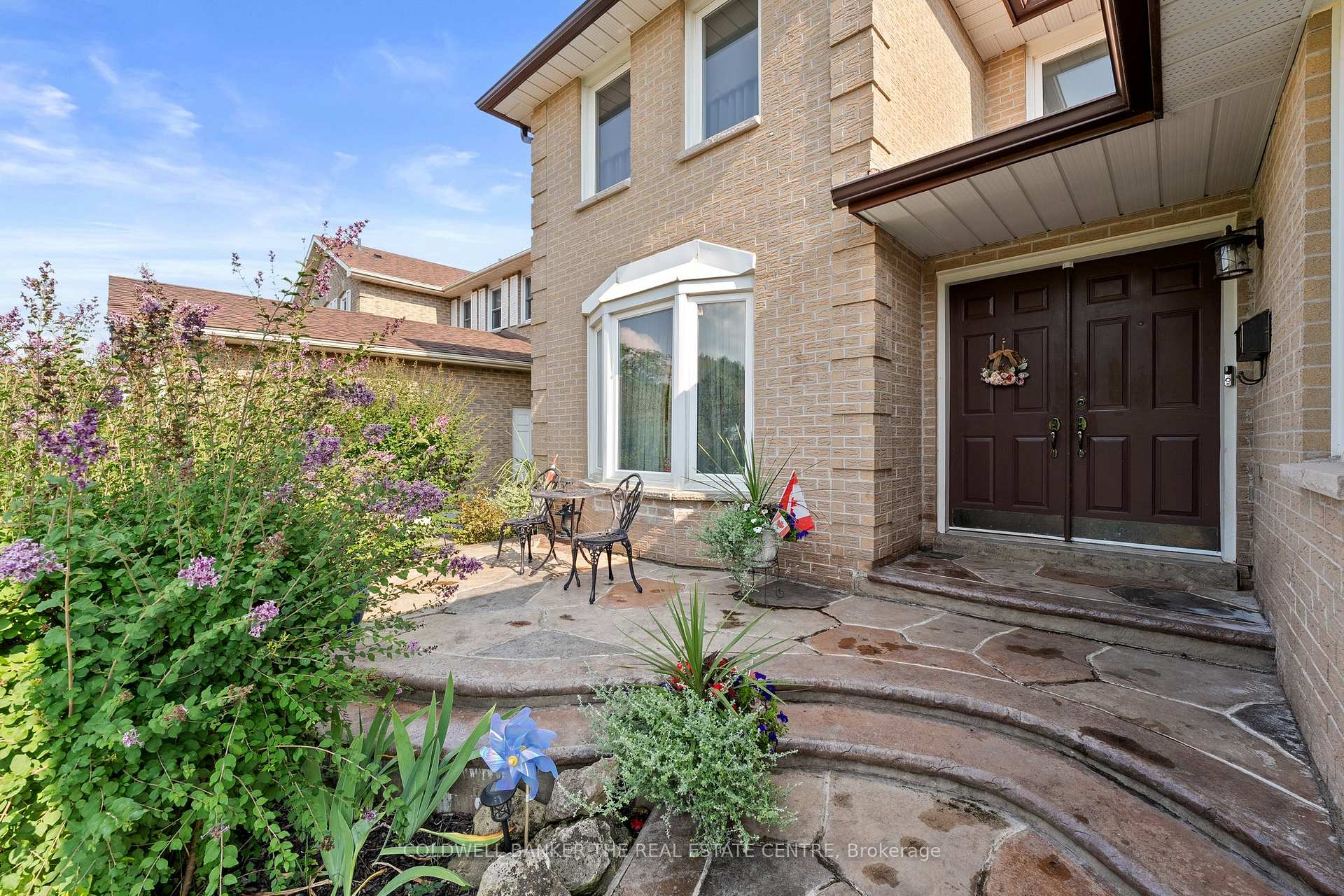 Photo 4 of 55 Blyth Street N, Richmond Hill, Oak Ridges — HOMEH