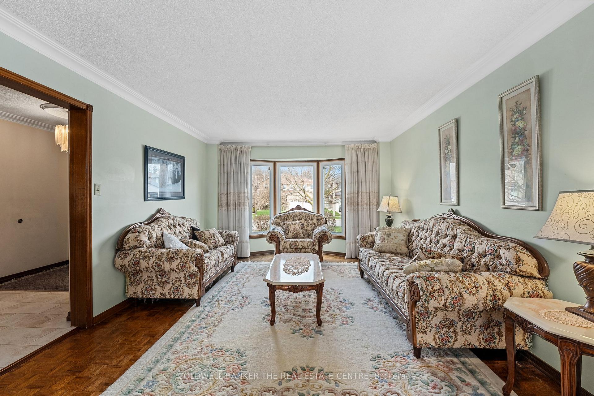 Photo 6 of 55 Blyth Street N, Richmond Hill, Oak Ridges — HOMEH