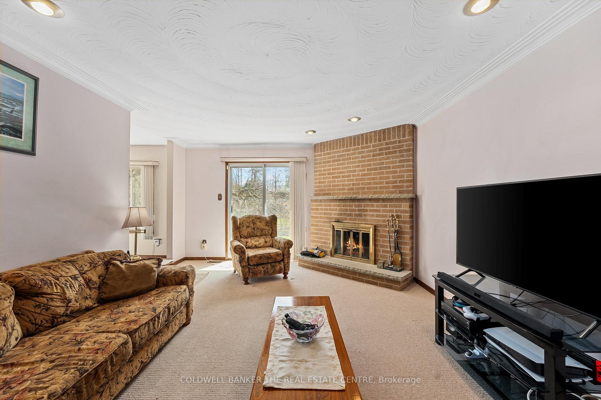 Photo 11 of 55 Blyth Street N, Richmond Hill, Oak Ridges — HOMEH