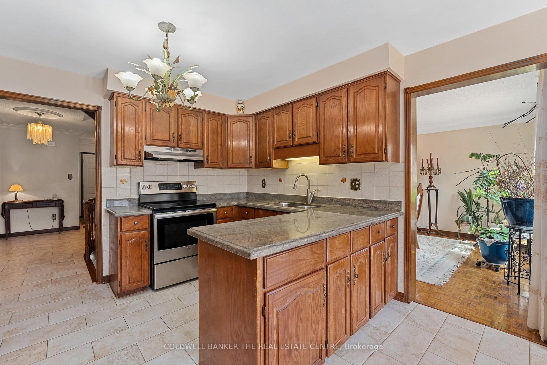 Photo 14 of 55 Blyth Street N, Richmond Hill, Oak Ridges — HOMEH