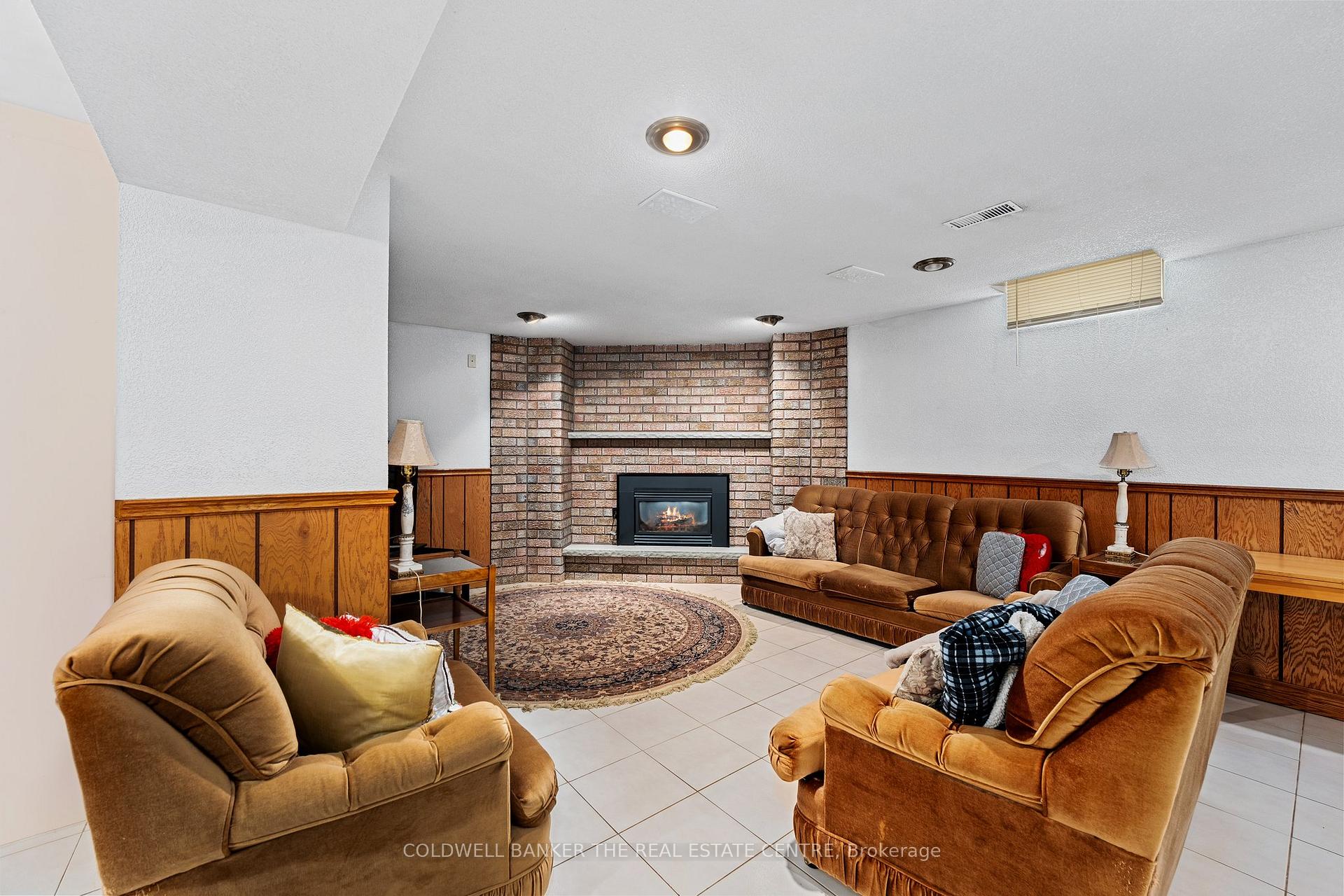 Photo 29 of 55 Blyth Street N, Richmond Hill, Oak Ridges — HOMEH