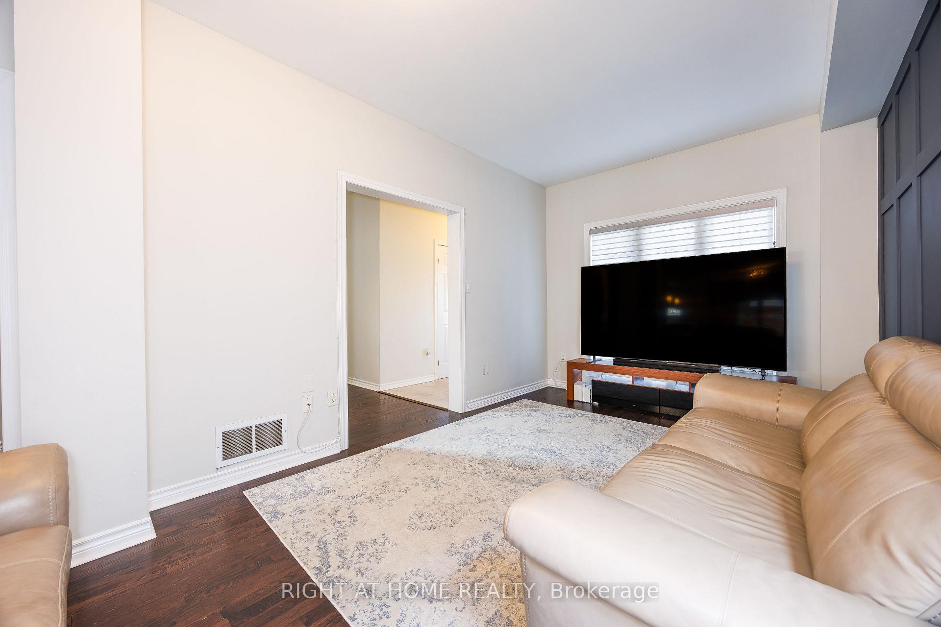 Photo 7 of 47 Lamont Crescent, Barrie, Ardagh — HOMEH