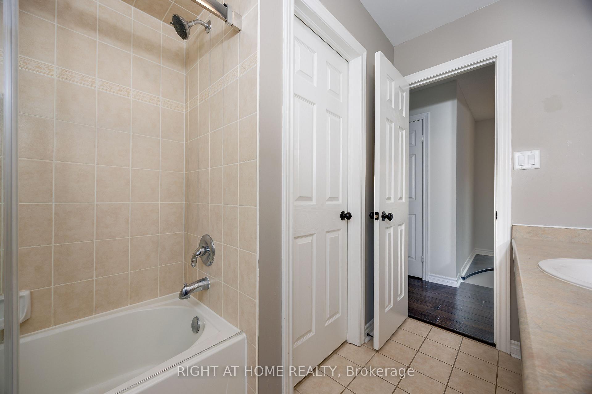 Photo 26 of 47 Lamont Crescent, Barrie, Ardagh — HOMEH