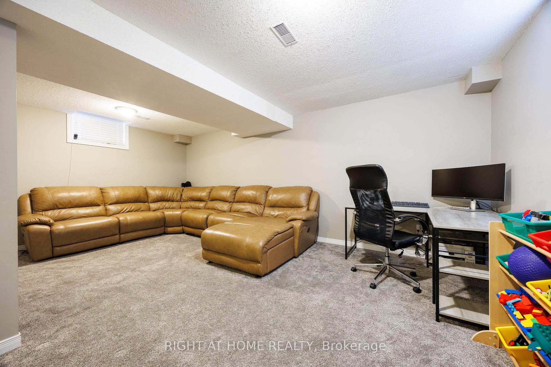 Photo 36 of 47 Lamont Crescent, Barrie, Ardagh — HOMEH