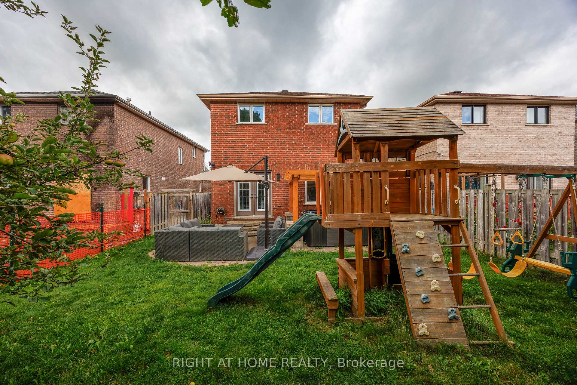 Photo 41 of 47 Lamont Crescent, Barrie, Ardagh — HOMEH