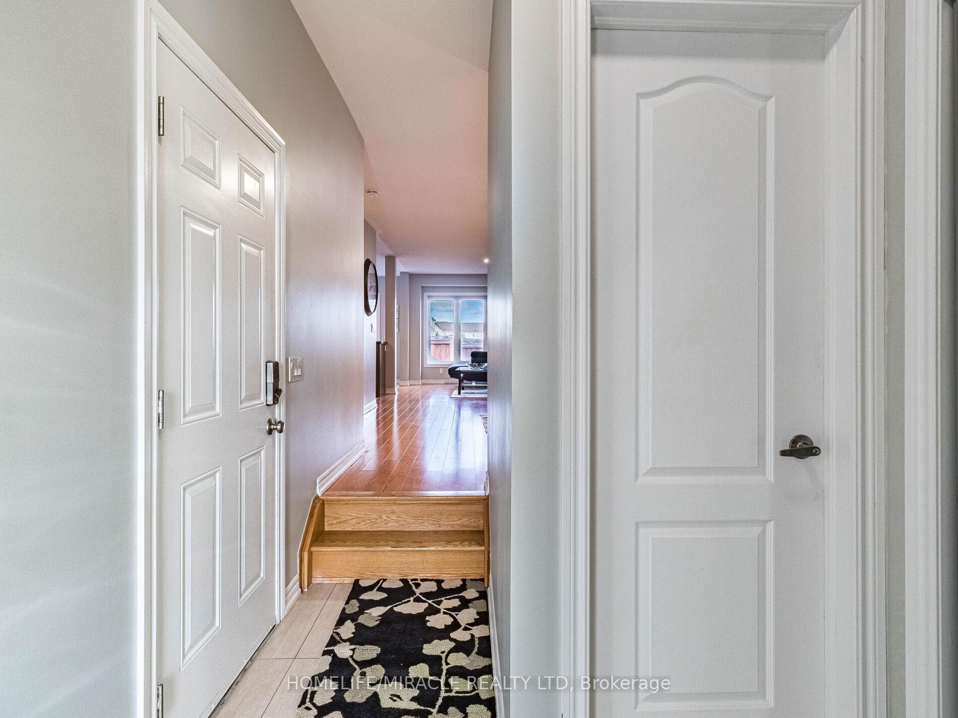 Photo 4 of 50 Great Gabe Crescent, Oshawa, Windfields — HOMEH