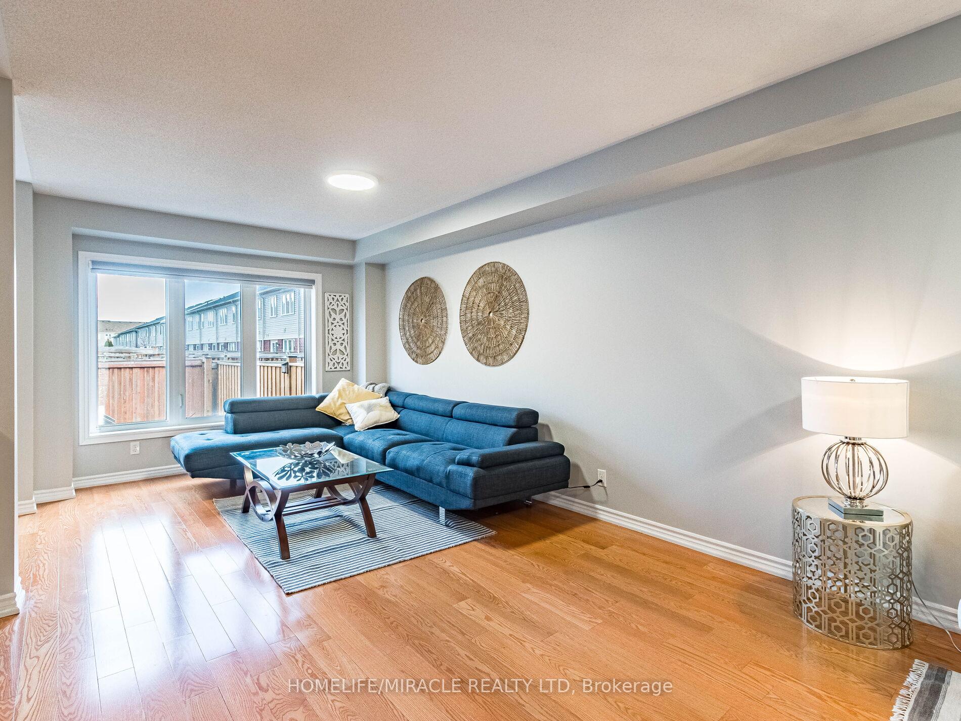 Photo 11 of 50 Great Gabe Crescent, Oshawa, Windfields — HOMEH