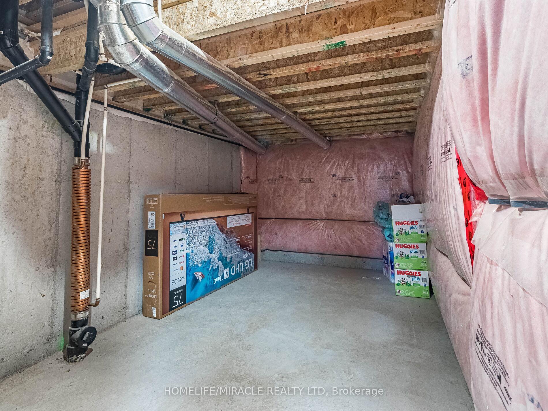 Photo 38 of 50 Great Gabe Crescent, Oshawa, Windfields — HOMEH