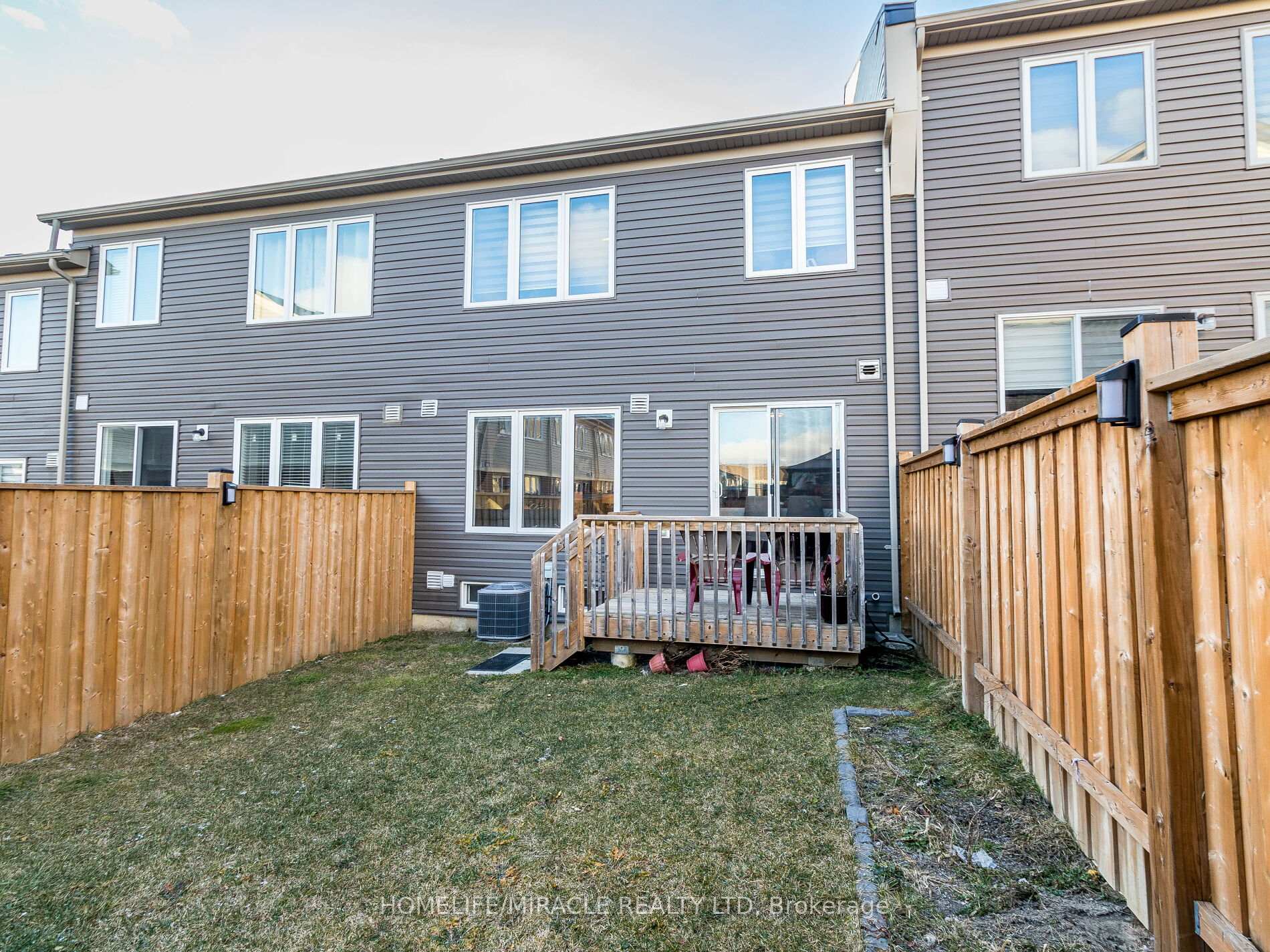Photo 40 of 50 Great Gabe Crescent, Oshawa, Windfields — HOMEH