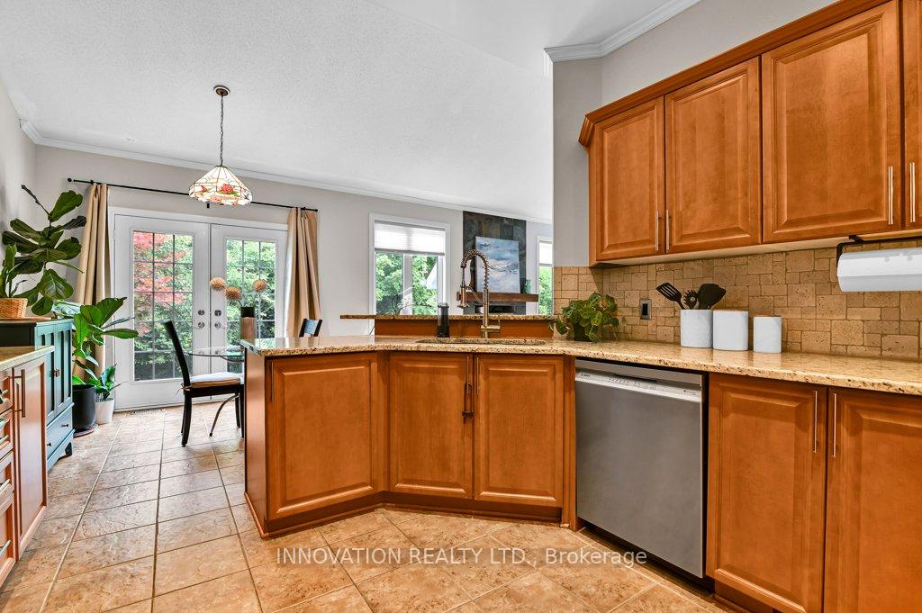 Photo 8 of 136 Lamplighters Drive, Ottawa, Barrhaven - Cedargrove/Fraserdale — HOMEH
