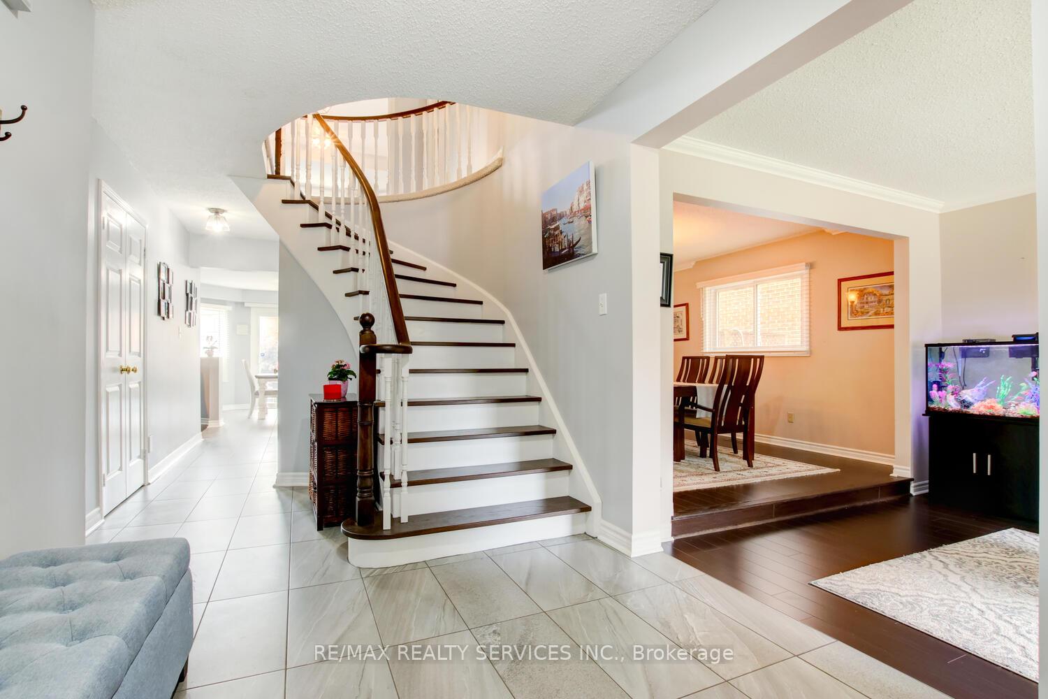 Photo 38 of 119 Kenpark Avenue, Brampton, Snelgrove — HOMEH