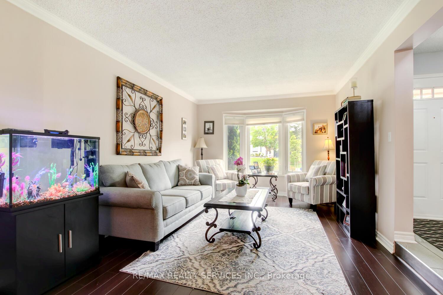 Photo 12 of 119 Kenpark Avenue, Brampton, Snelgrove — HOMEH