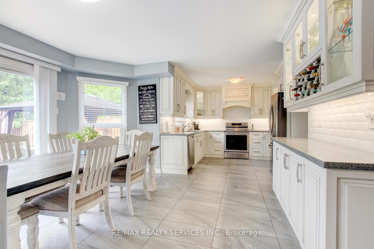 Photo 25 of 119 Kenpark Avenue, Brampton, Snelgrove — HOMEH