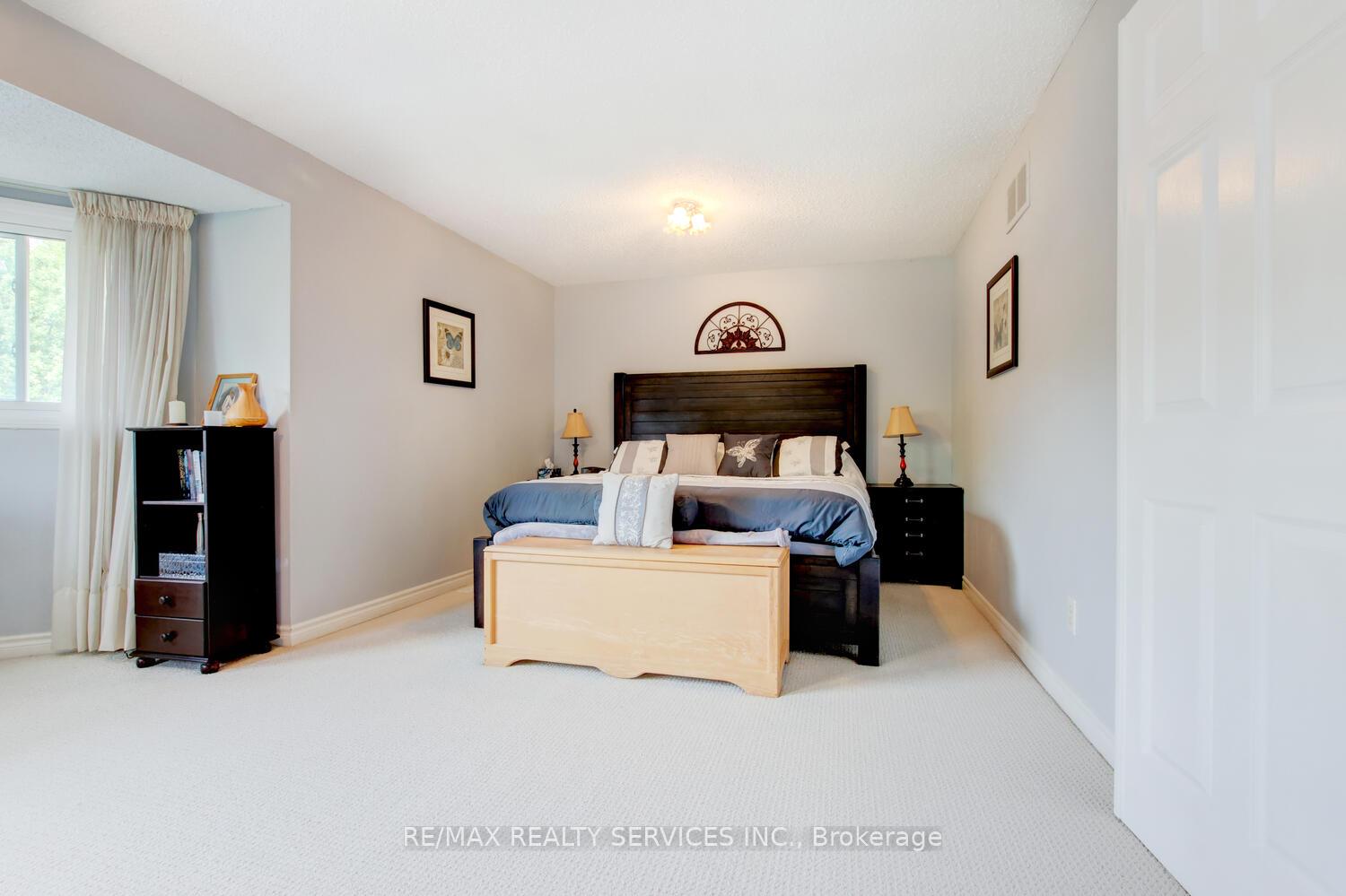 Photo 3 of 119 Kenpark Avenue, Brampton, Snelgrove — HOMEH
