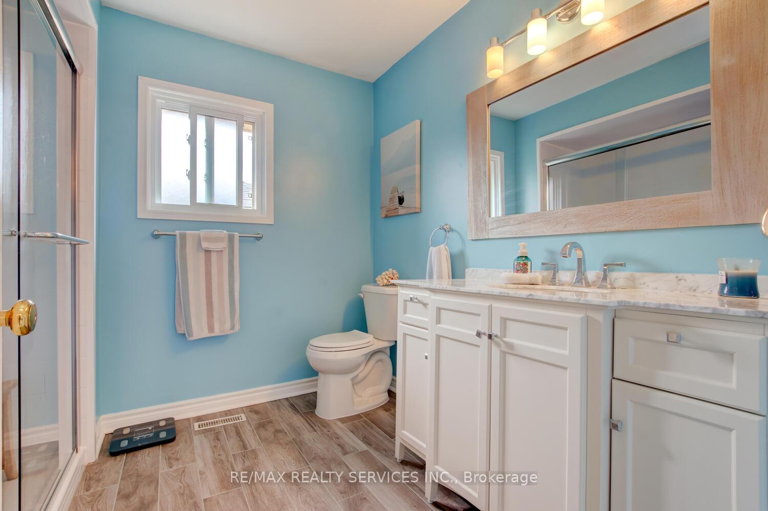 Photo 10 of 119 Kenpark Avenue, Brampton, Snelgrove — HOMEH