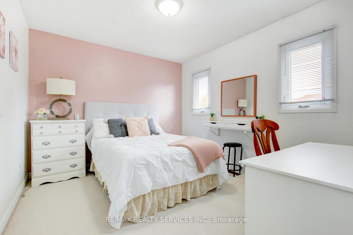 Photo 18 of 119 Kenpark Avenue, Brampton, Snelgrove — HOMEH