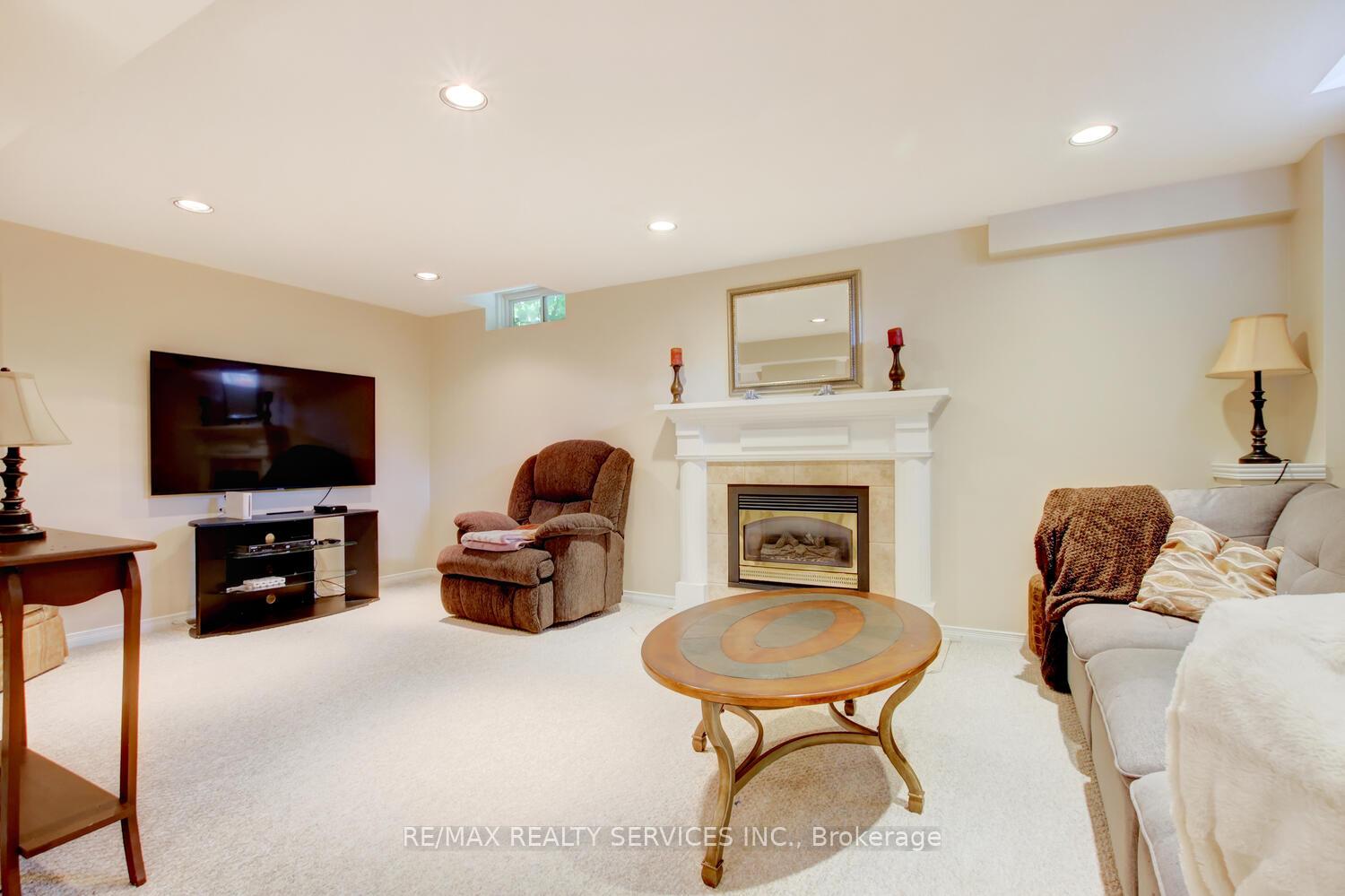 Photo 24 of 119 Kenpark Avenue, Brampton, Snelgrove — HOMEH