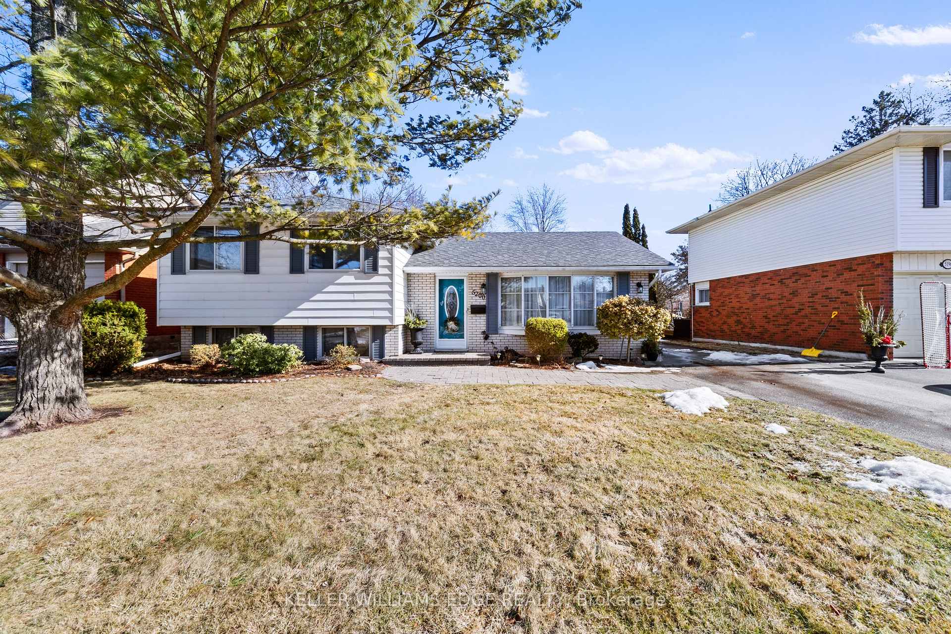 Photo 1 of 5200 Suncrest Road, Burlington, Appleby — HOMEH