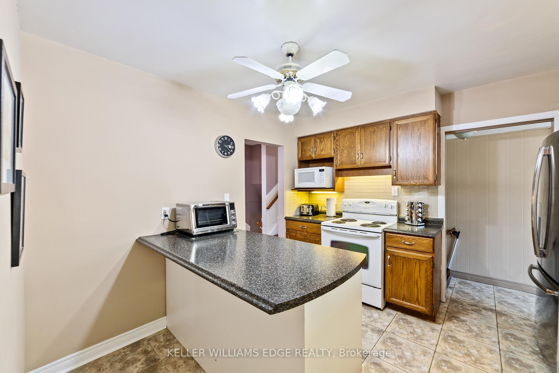 Photo 16 of 5200 Suncrest Road, Burlington, Appleby — HOMEH