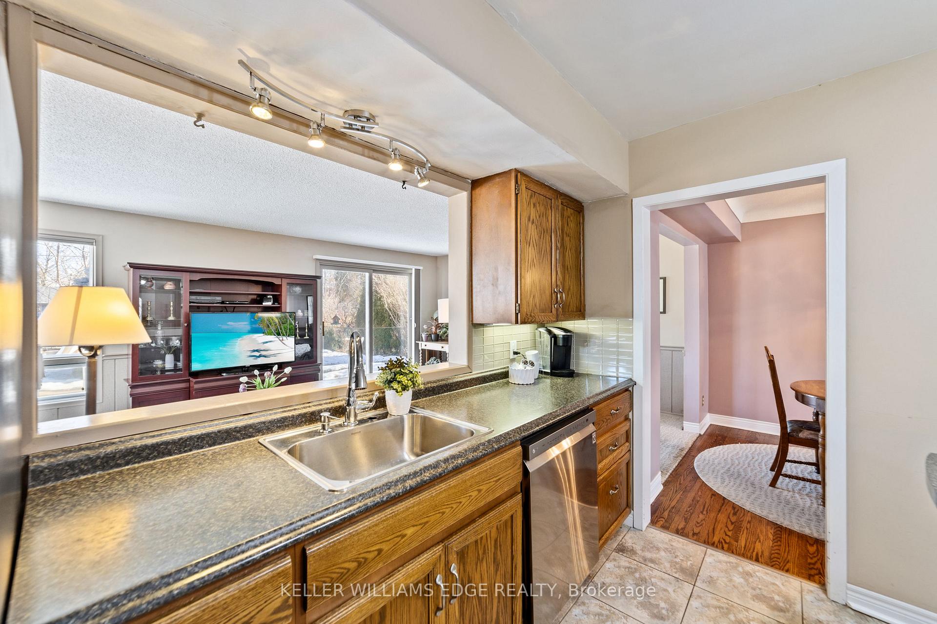 Photo 18 of 5200 Suncrest Road, Burlington, Appleby — HOMEH