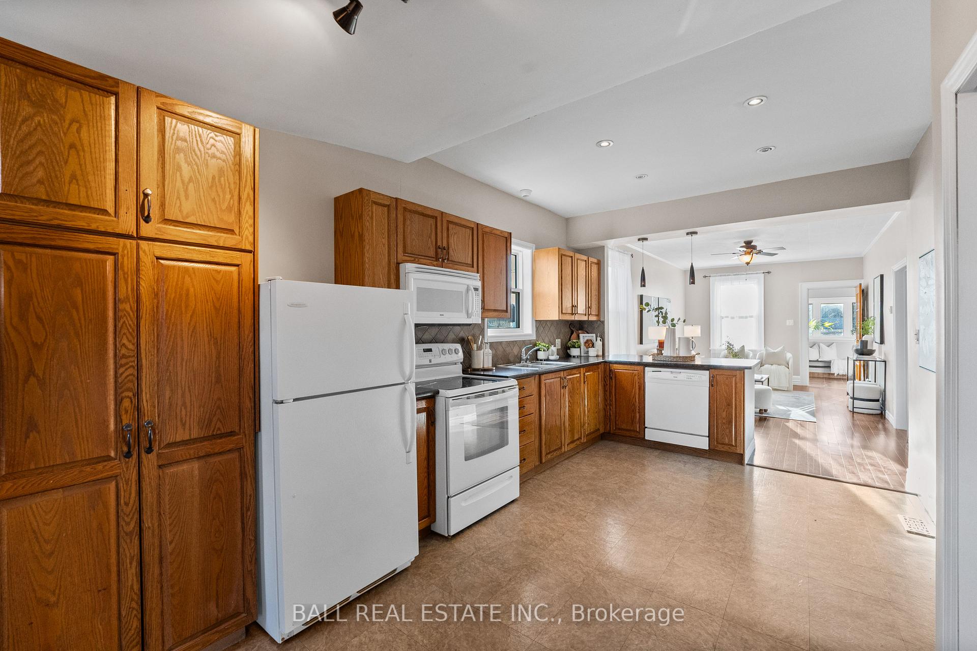 Photo 16 of 146 Mill Street, Oshawa, Vanier — HOMEH