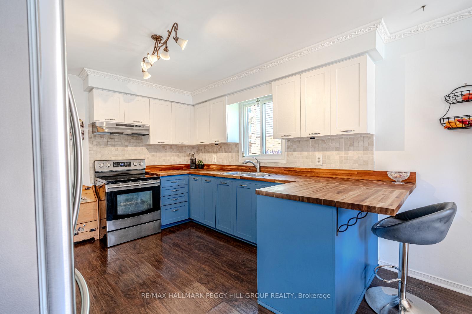 Photo 3 of 21 Cuthbert Street, Barrie, Ardagh — HOMEH