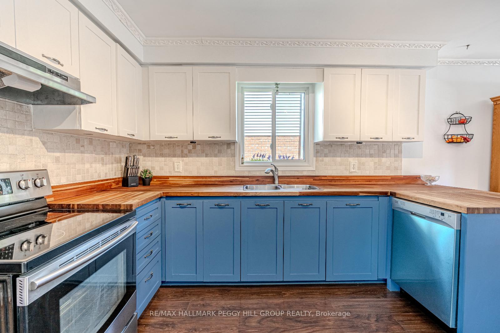 Photo 4 of 21 Cuthbert Street, Barrie, Ardagh — HOMEH