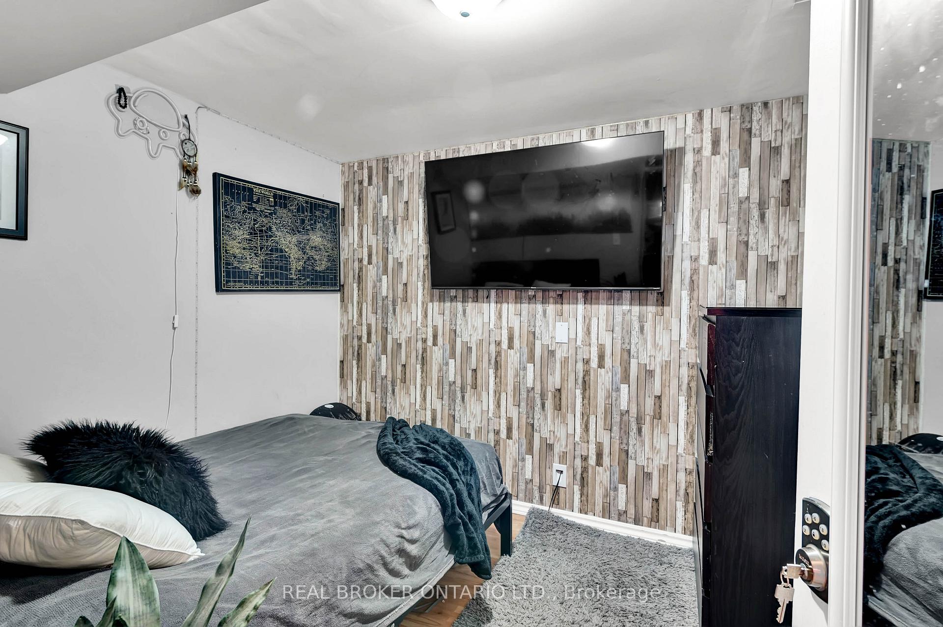 Photo 4 of 1281 Northbrook Street, Oshawa, Centennial — HOMEH